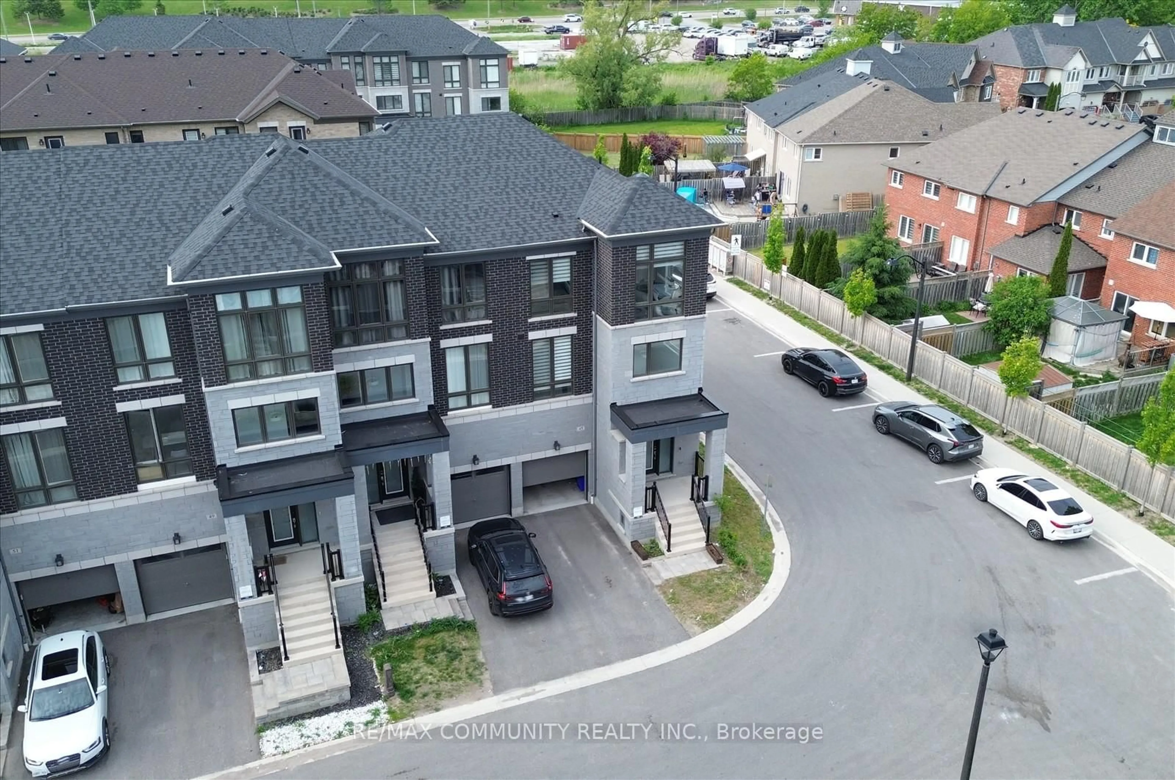 A pic from outside/outdoor area/front of a property/back of a property/a pic from drone, street for 45 Douet Lane, Ajax Ontario L1Z 0V4