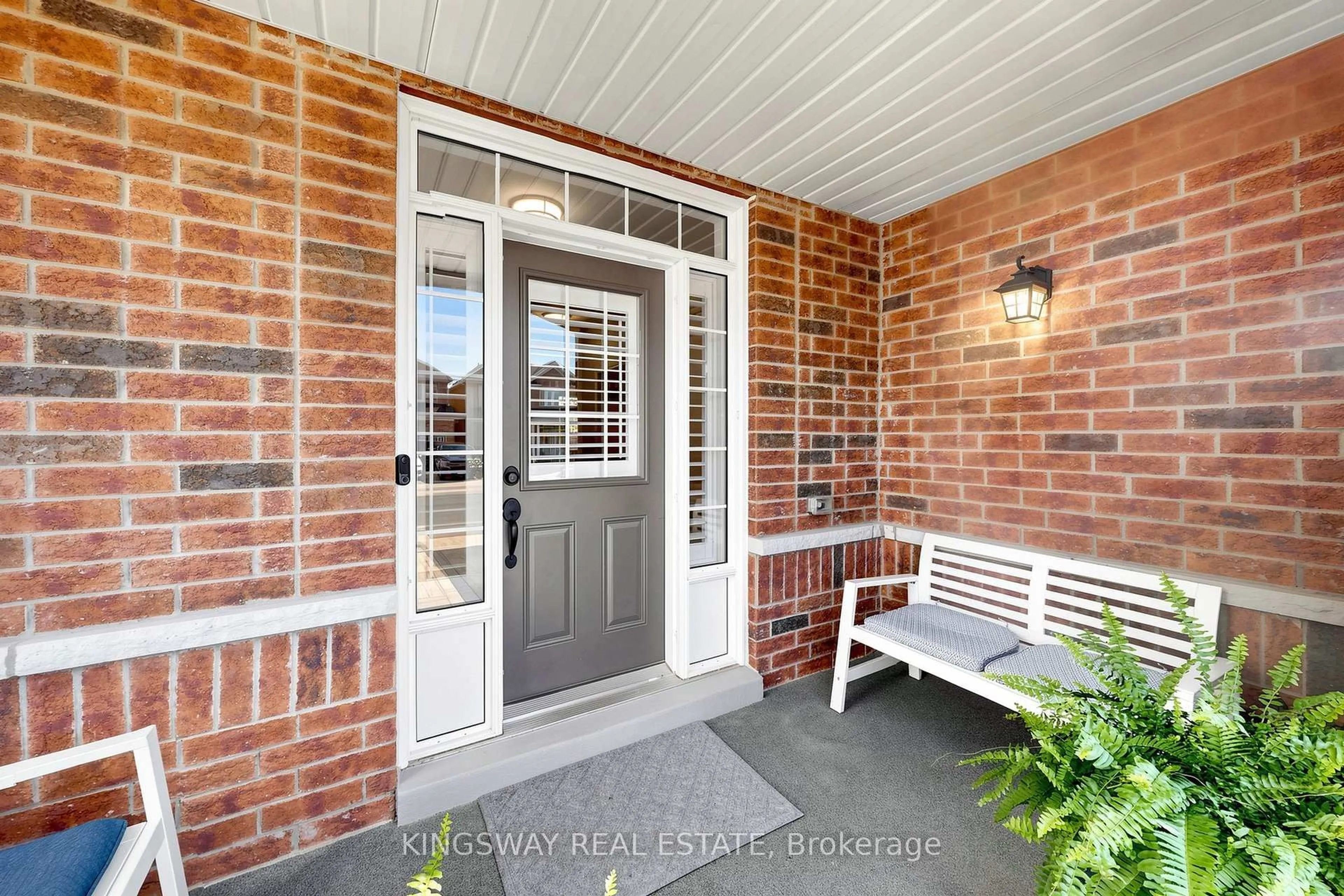 Indoor entryway for 20 Chiswick Ave, Whitby Ontario L1M 0E1