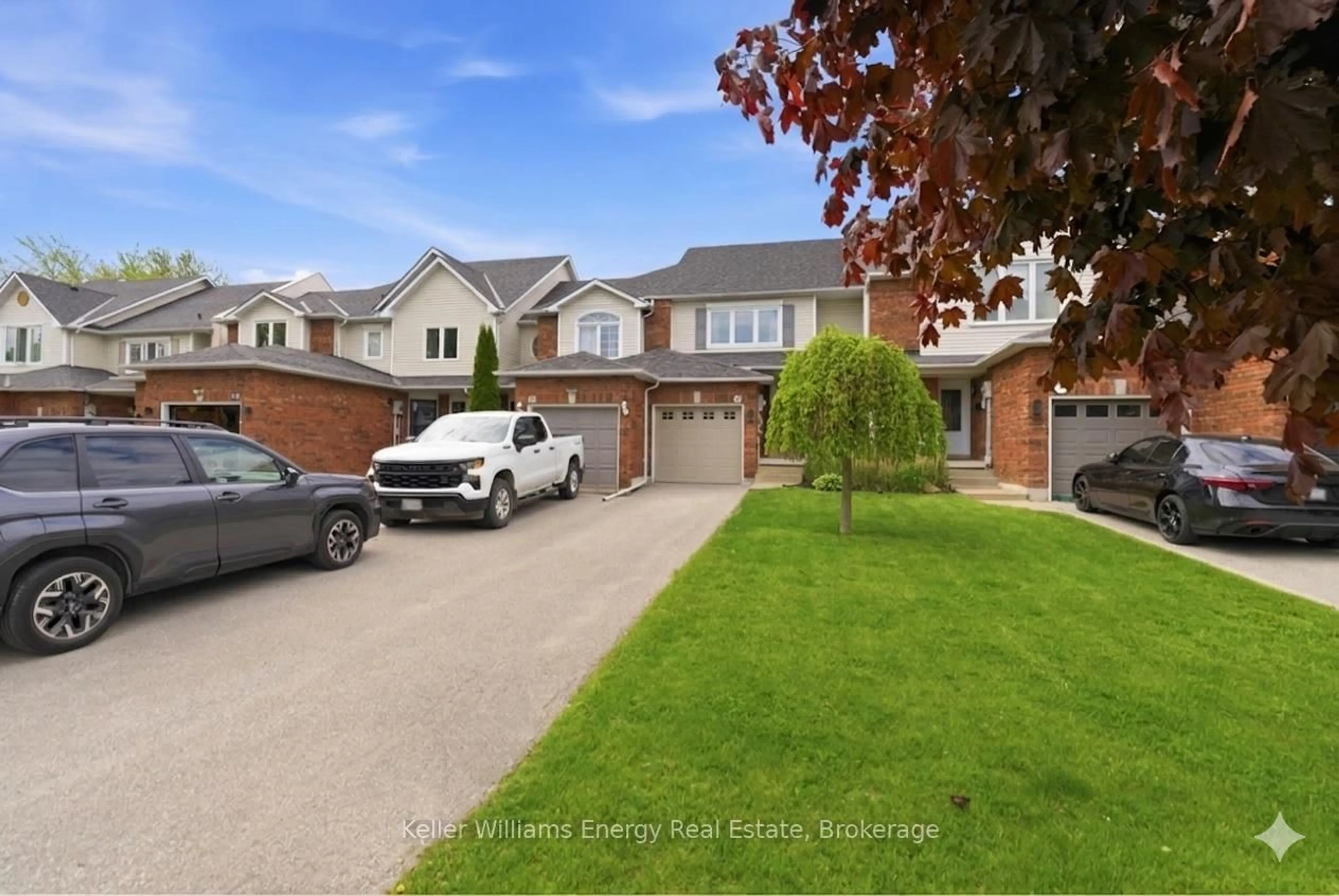 A pic from outside/outdoor area/front of a property/back of a property/a pic from drone, street for 42 Cecil Found Cres, Clarington Ontario L1E 2W1