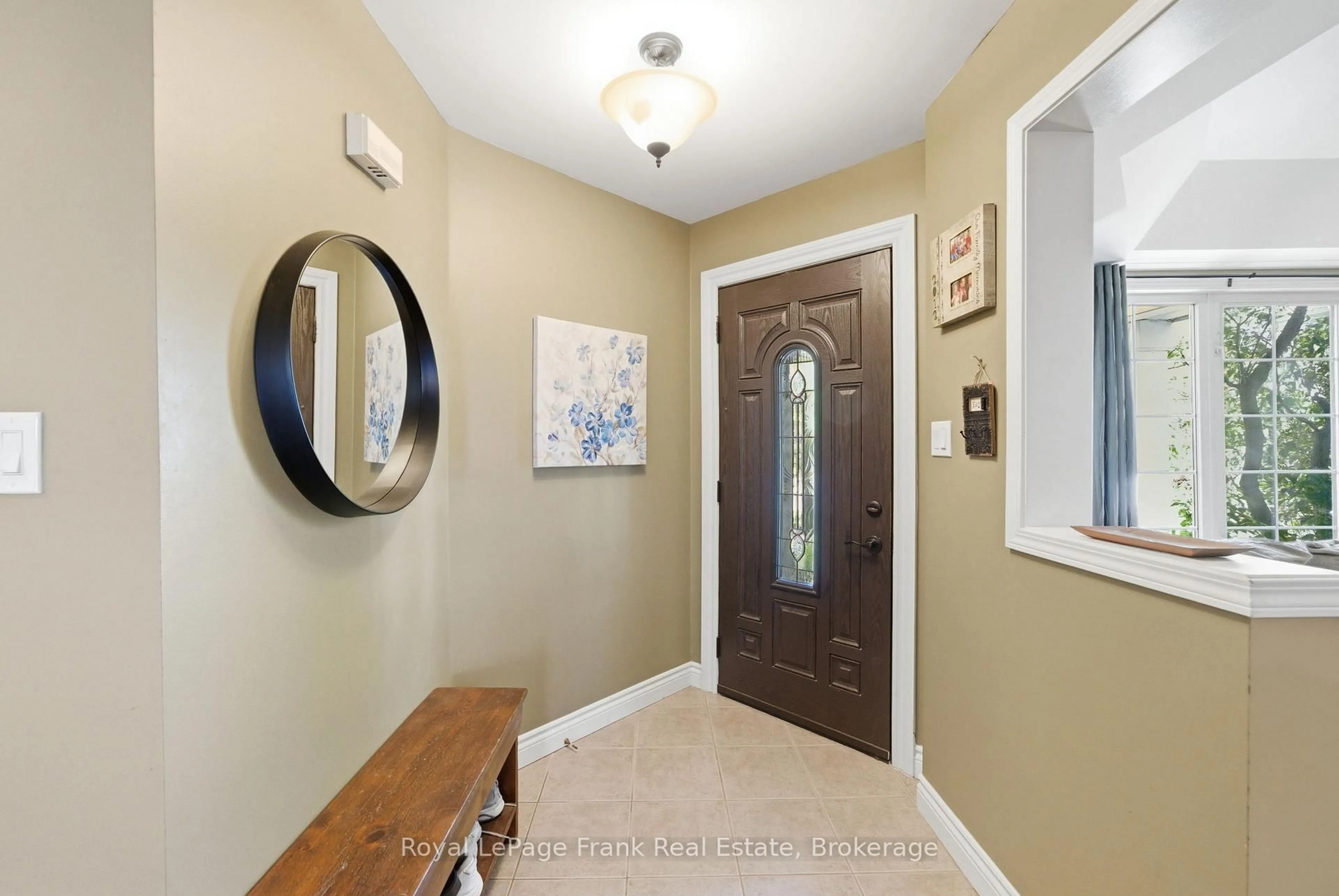 Indoor entryway for 98 Rustwood St, Clarington Ontario L1C 5E5