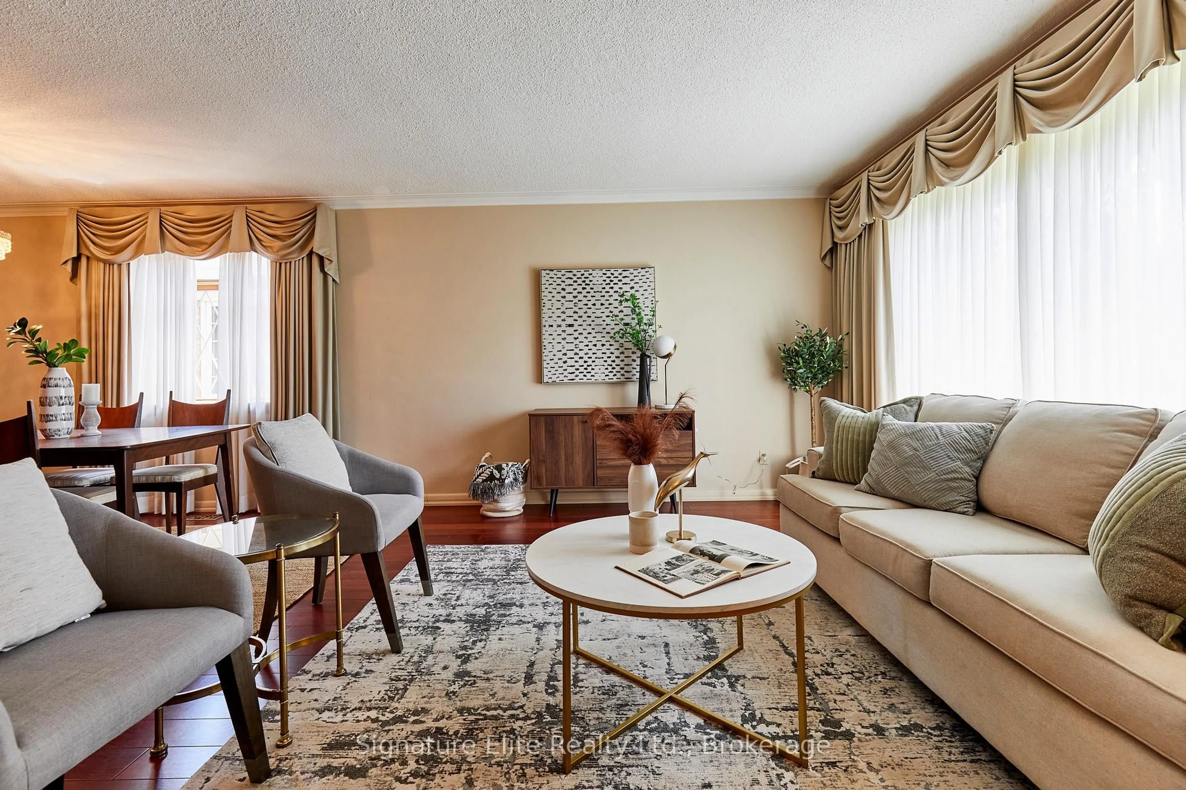 Living room with furniture, carpet floor for 137 Haileybury Dr, Toronto Ontario M1K 4Y2