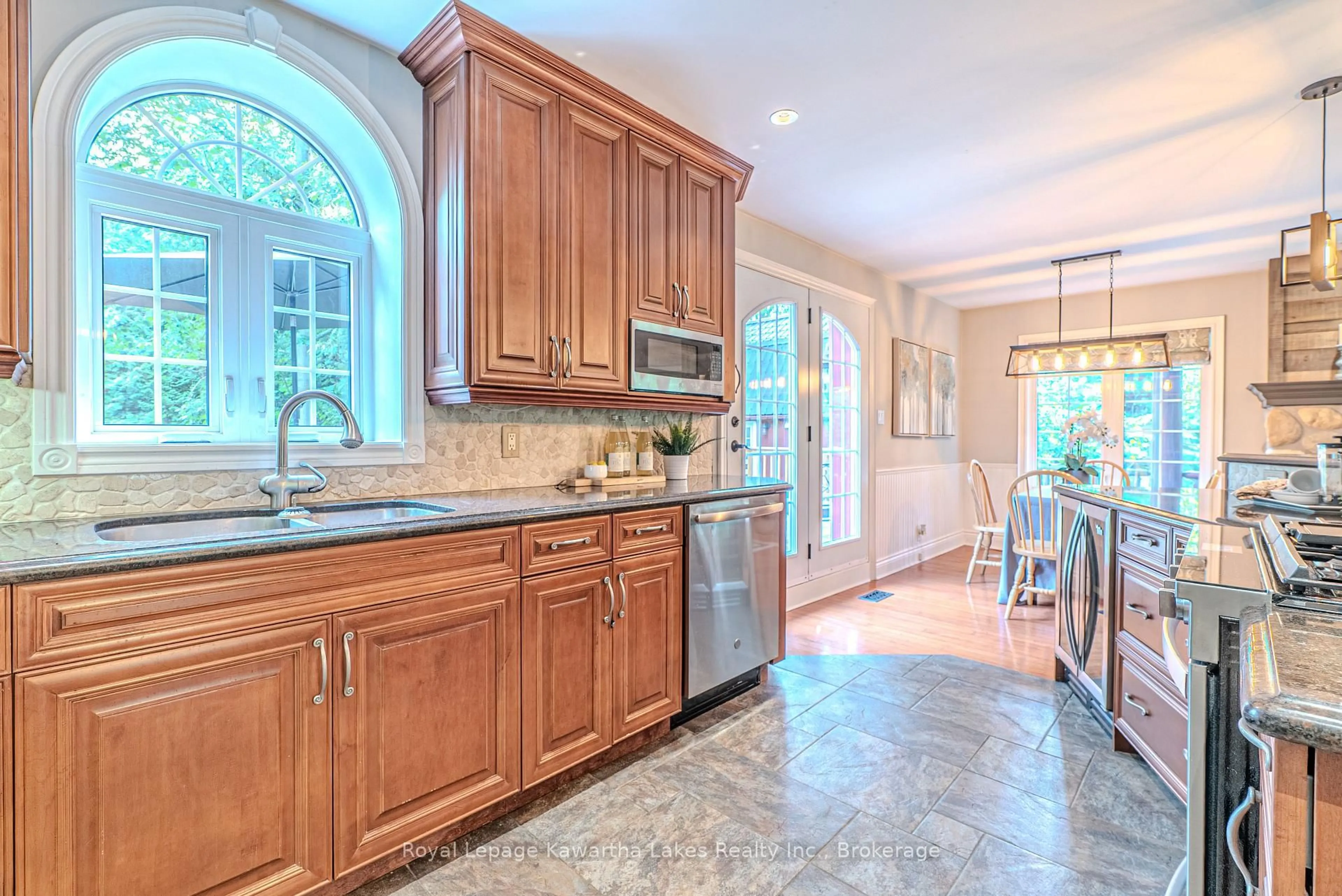 Open concept kitchen, ceramic/tile floor for 7725 Leskard Rd, Clarington Ontario L0B 1M0