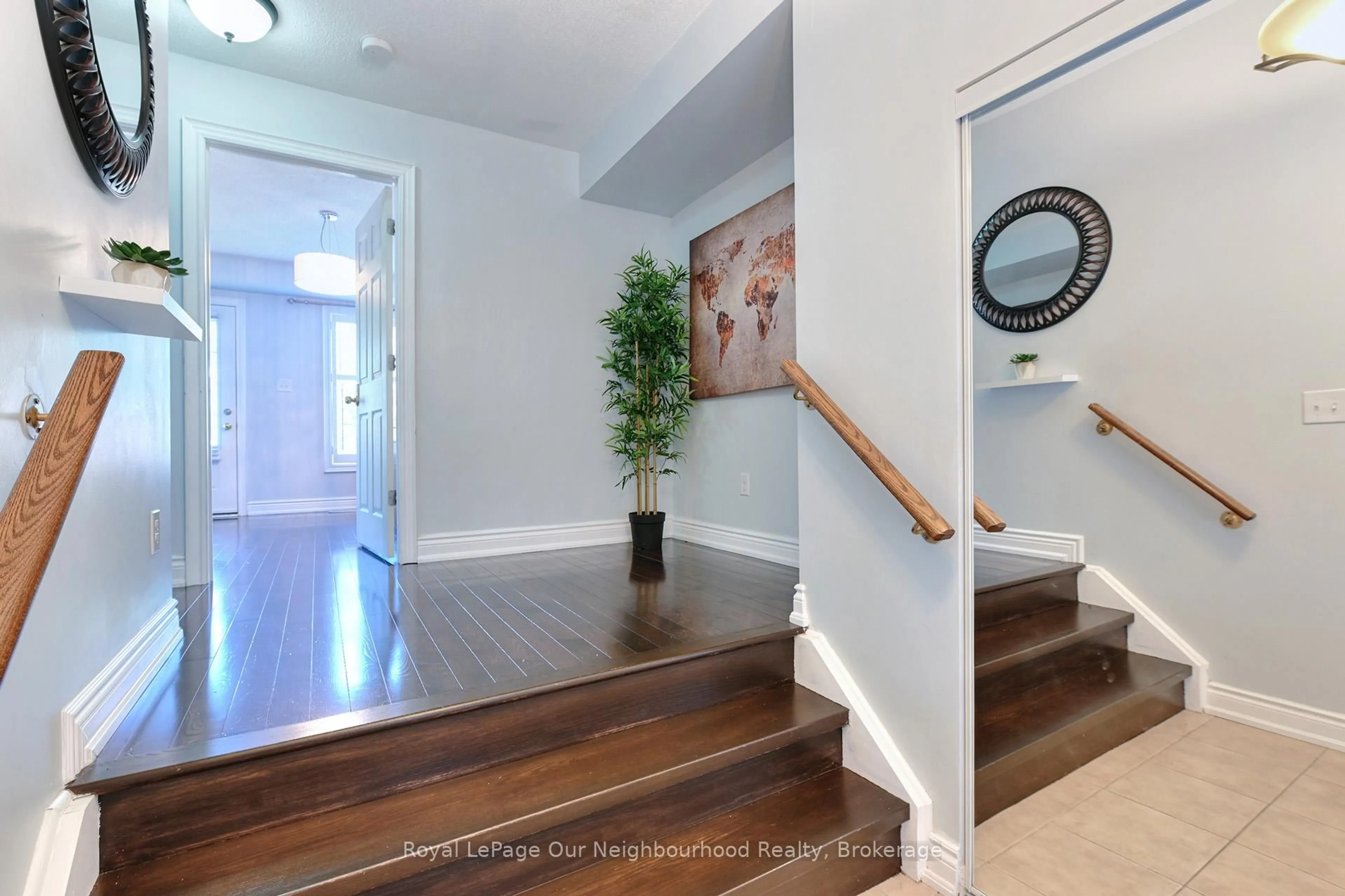 Indoor entryway for 114 Barnham St, Ajax Ontario L1Z 0K7