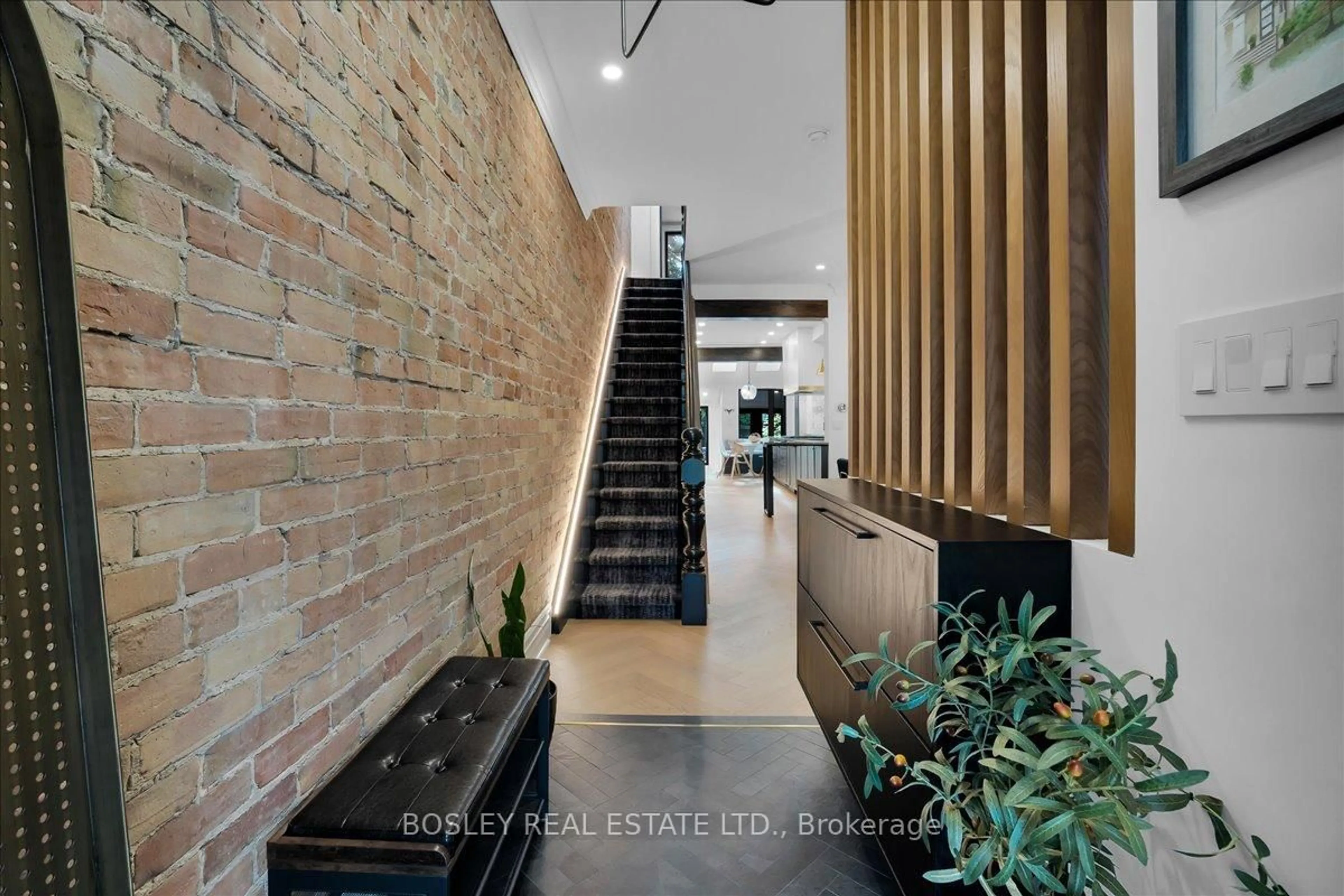 Indoor foyer for 372 Logan Ave, Toronto Ontario M4M 2N8