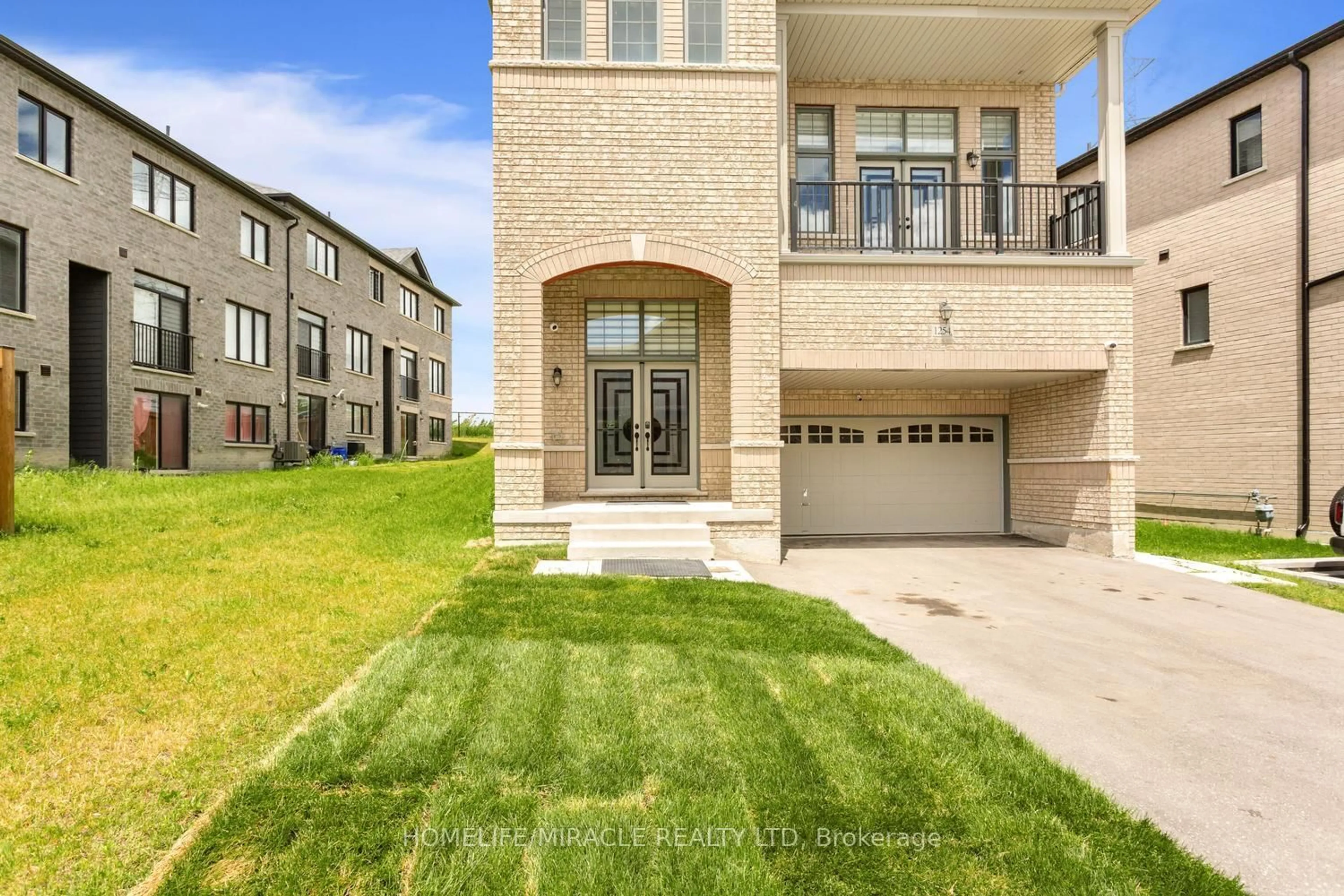 Unknown for 1254 Aquarius Tr, Pickering Ontario L1X 0L9