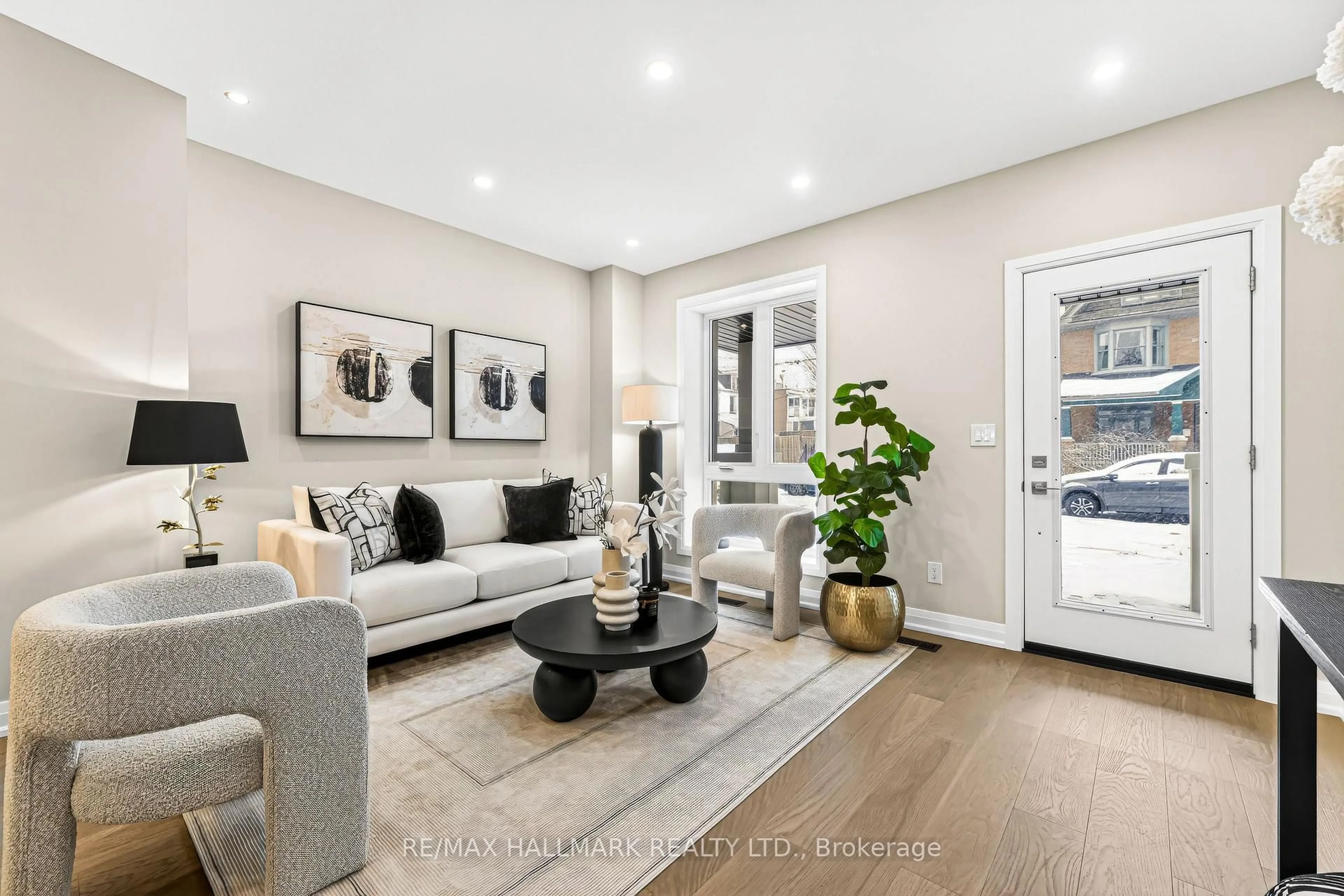 Living room with furniture, unknown for 47 Harcourt Ave, Toronto Ontario M4J 1J3