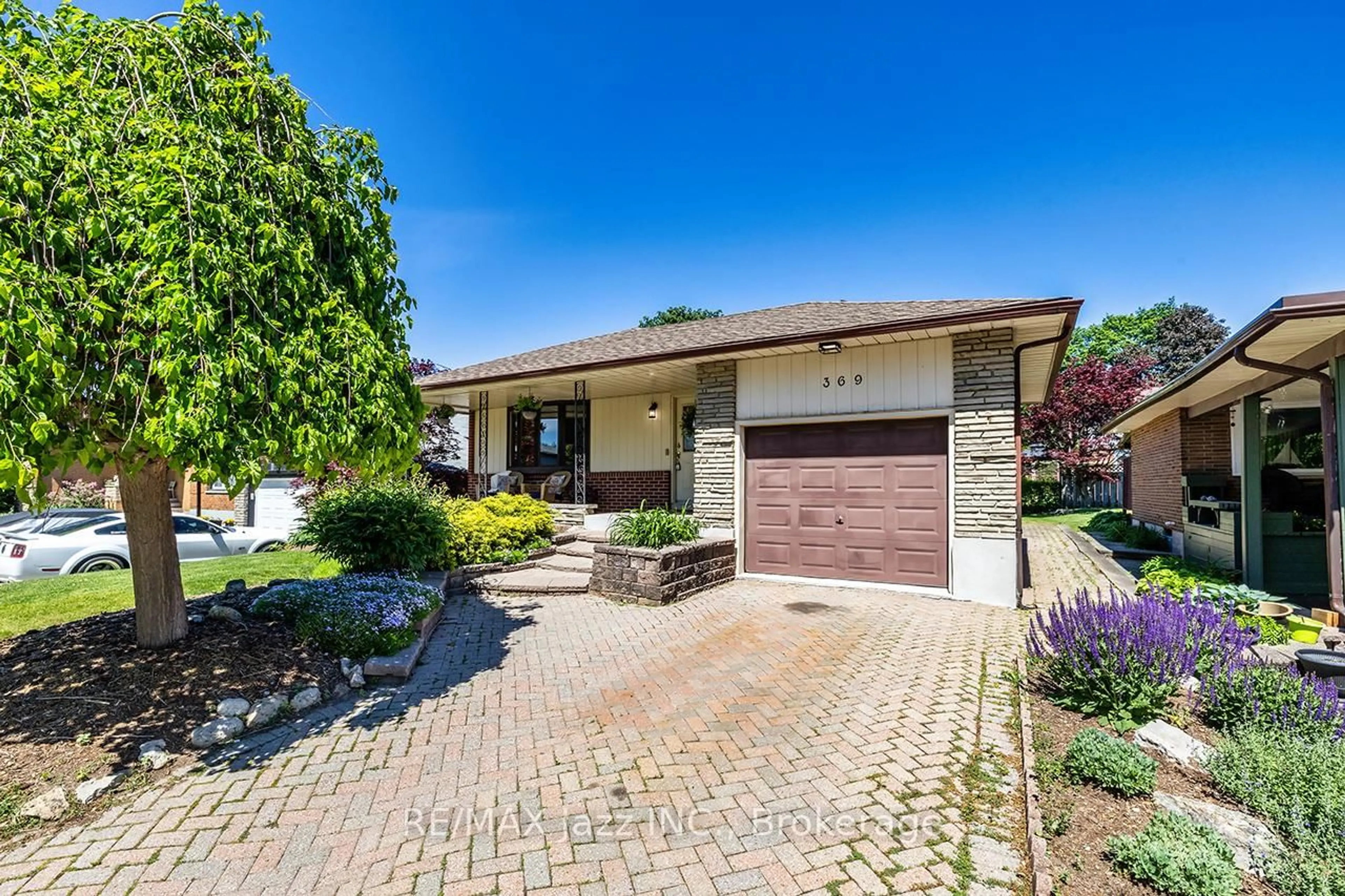 Home with brick exterior material, street for 369 Waverly St, Oshawa Ontario L1J 5W2