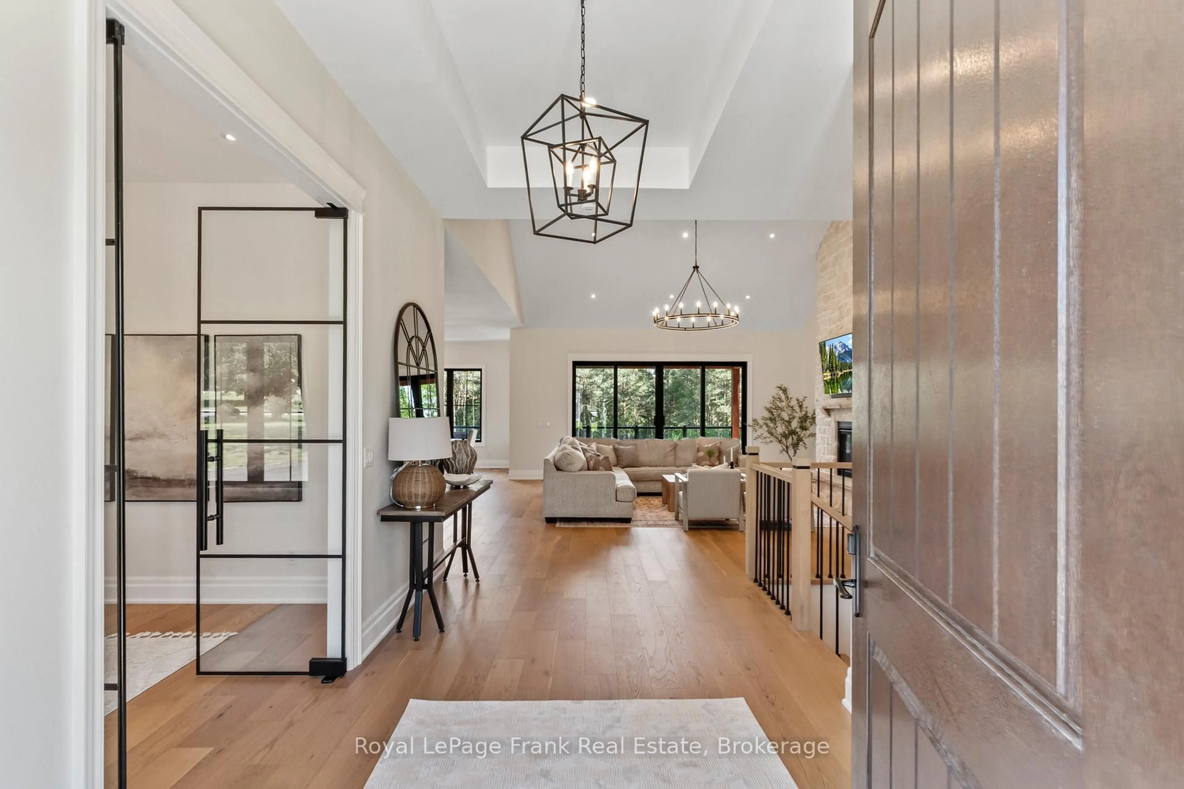 Indoor entryway for 57 Bradley Blvd, Clarington Ontario L0B 1J0