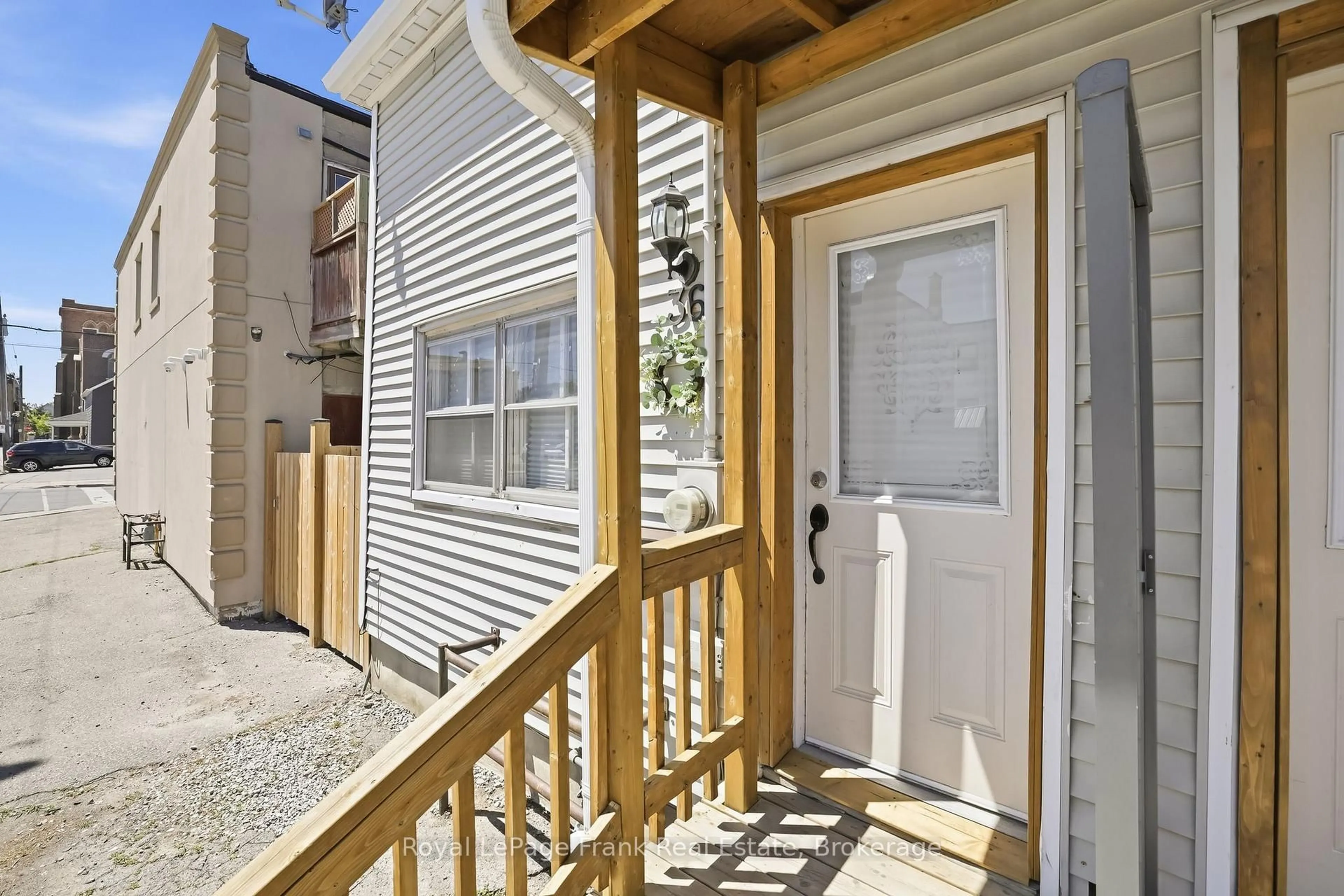 Unknown for 36 & 38 Bruce St, Oshawa Ontario L1H 1P7