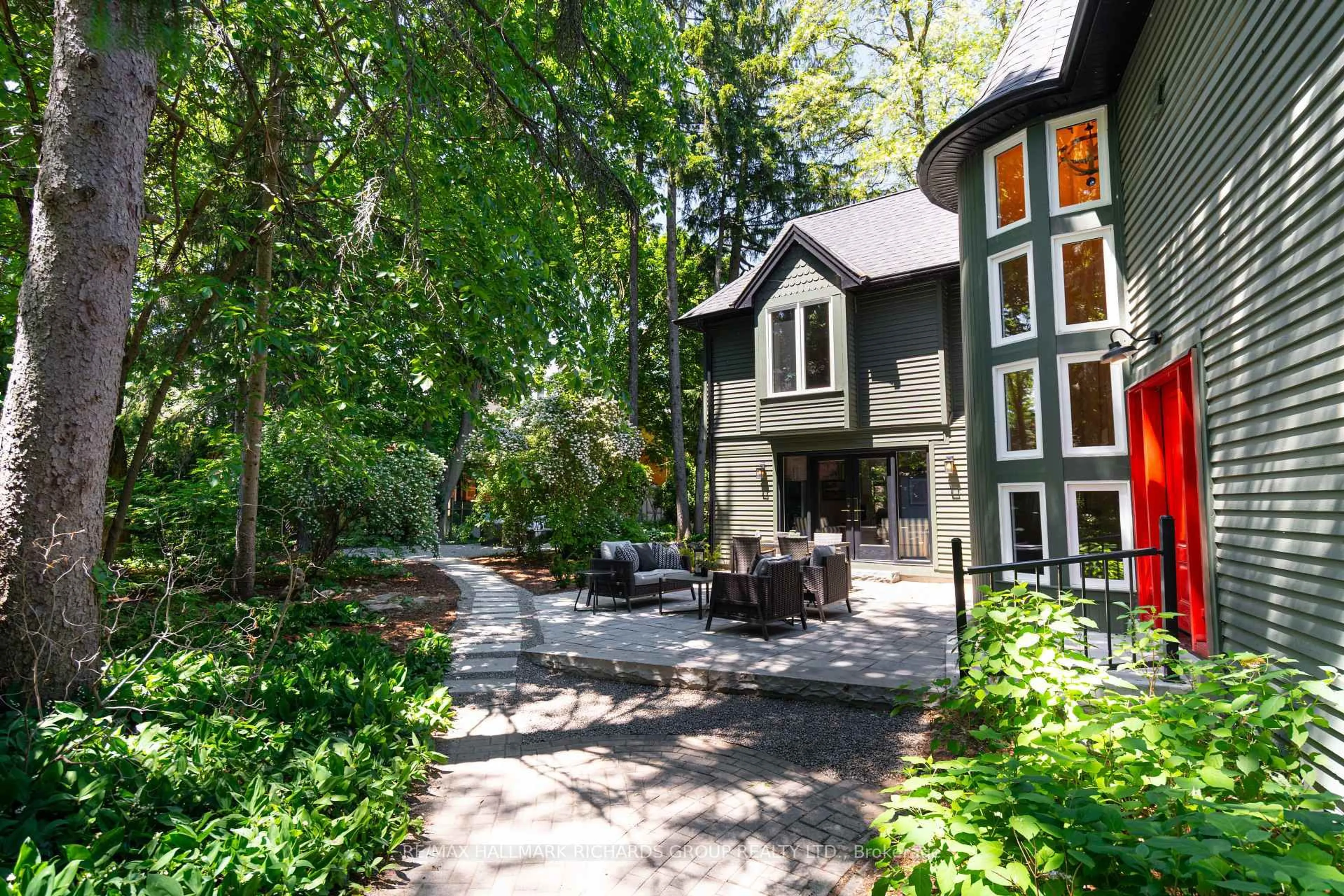 Patio, unknown for 10 Springbank Ave, Toronto Ontario M1N 1G3