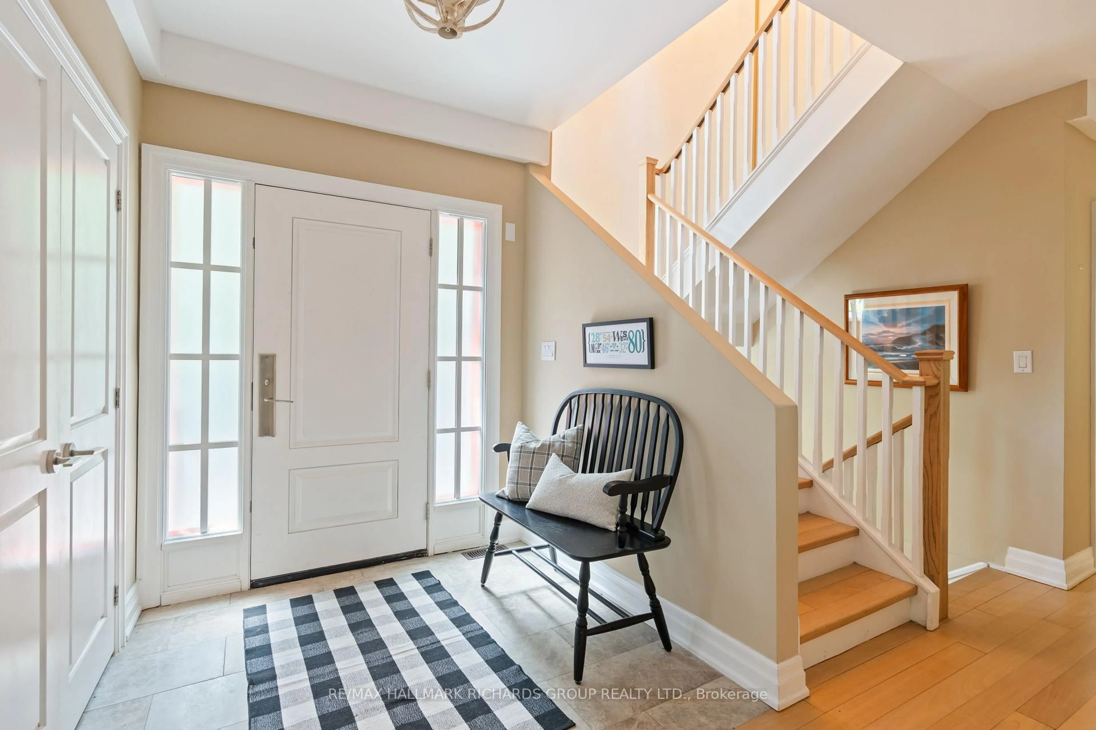 Indoor entryway for 10 Springbank Ave, Toronto Ontario M1N 1G3