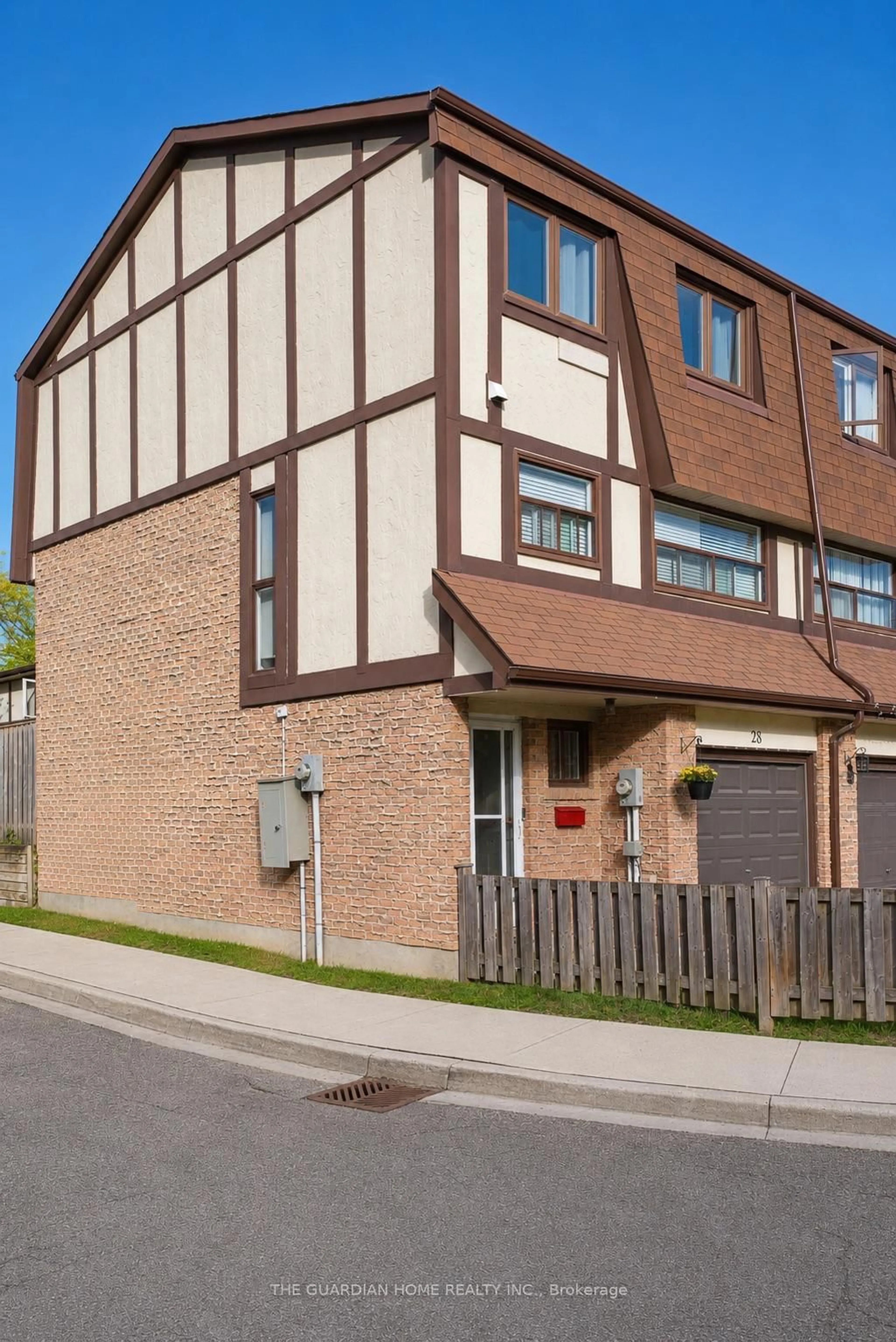 Home with brick exterior material, street for 1975 Memory Lane #28, Pickering Ontario L1V 3M3