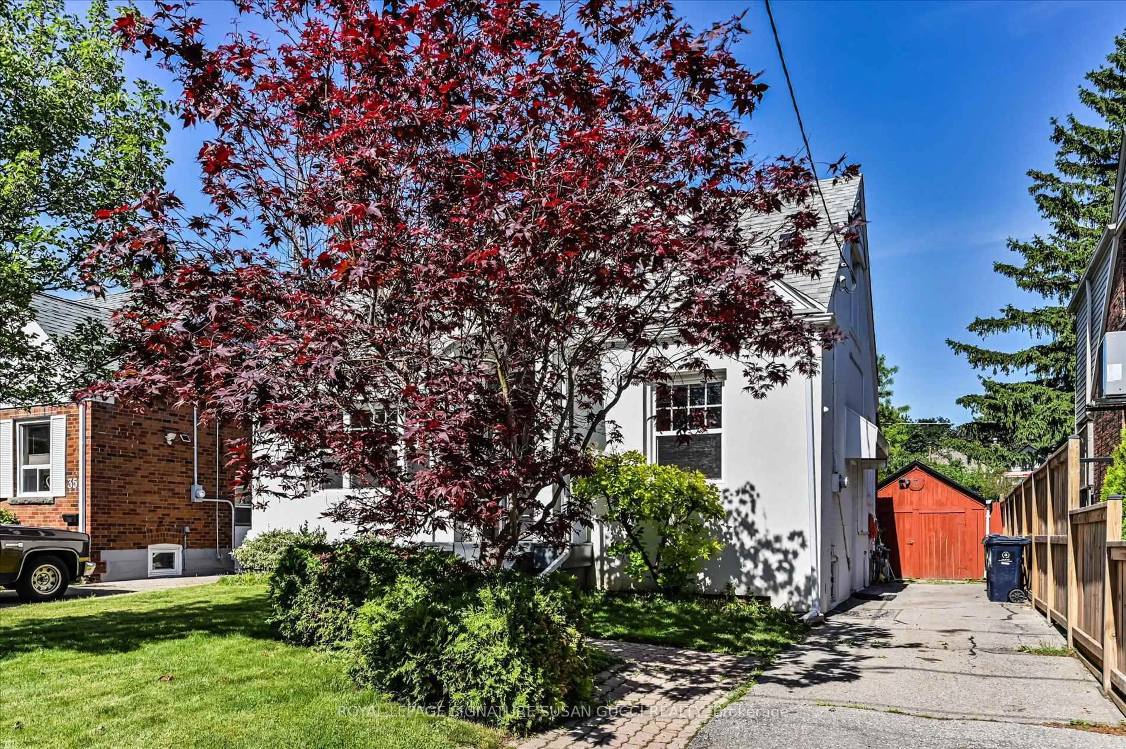 Unknown for 33 Plaxton Dr, Toronto Ontario M4B 2P6