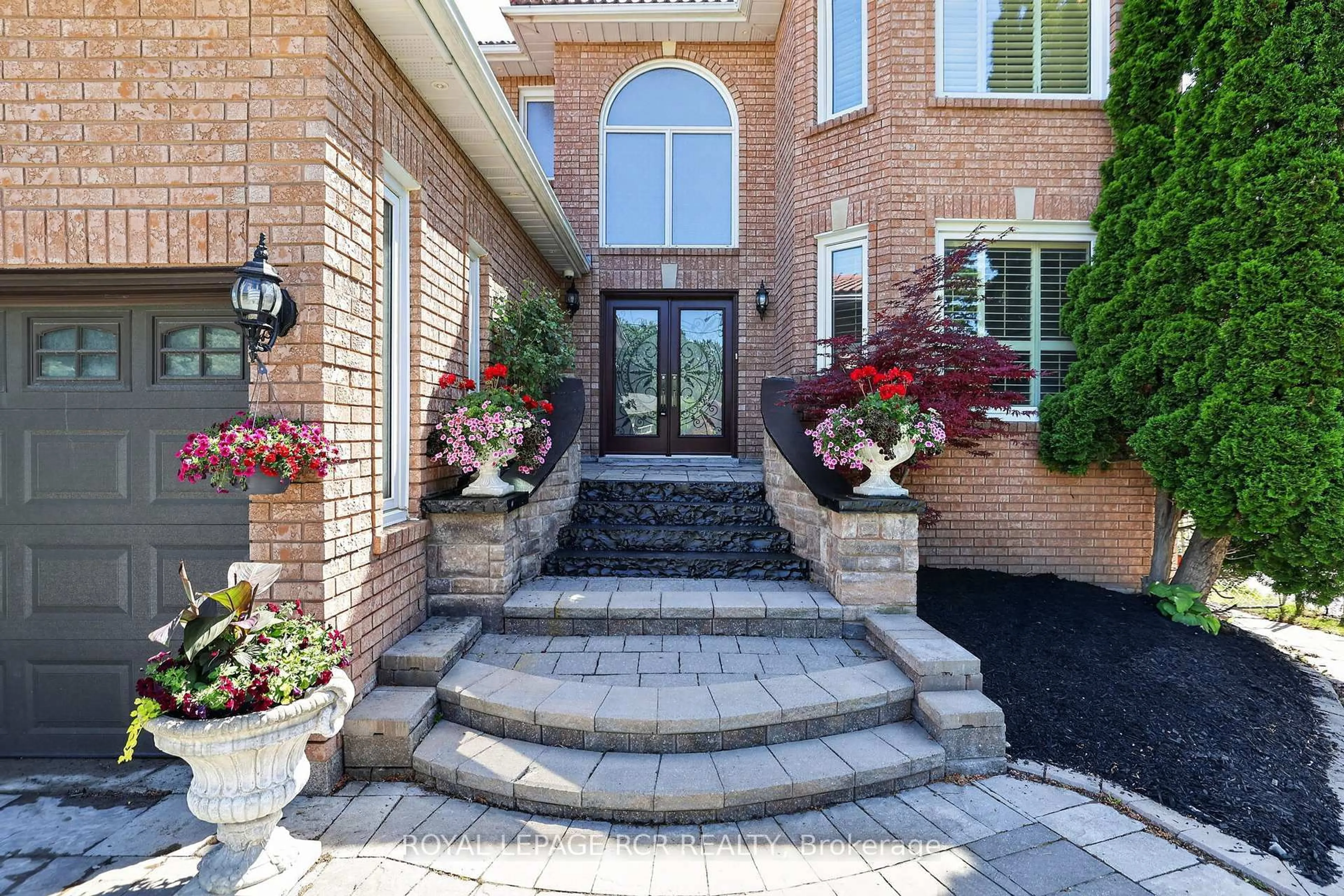 Indoor entryway for 15 Clydebank Blvd, Toronto Ontario M1T 3B4