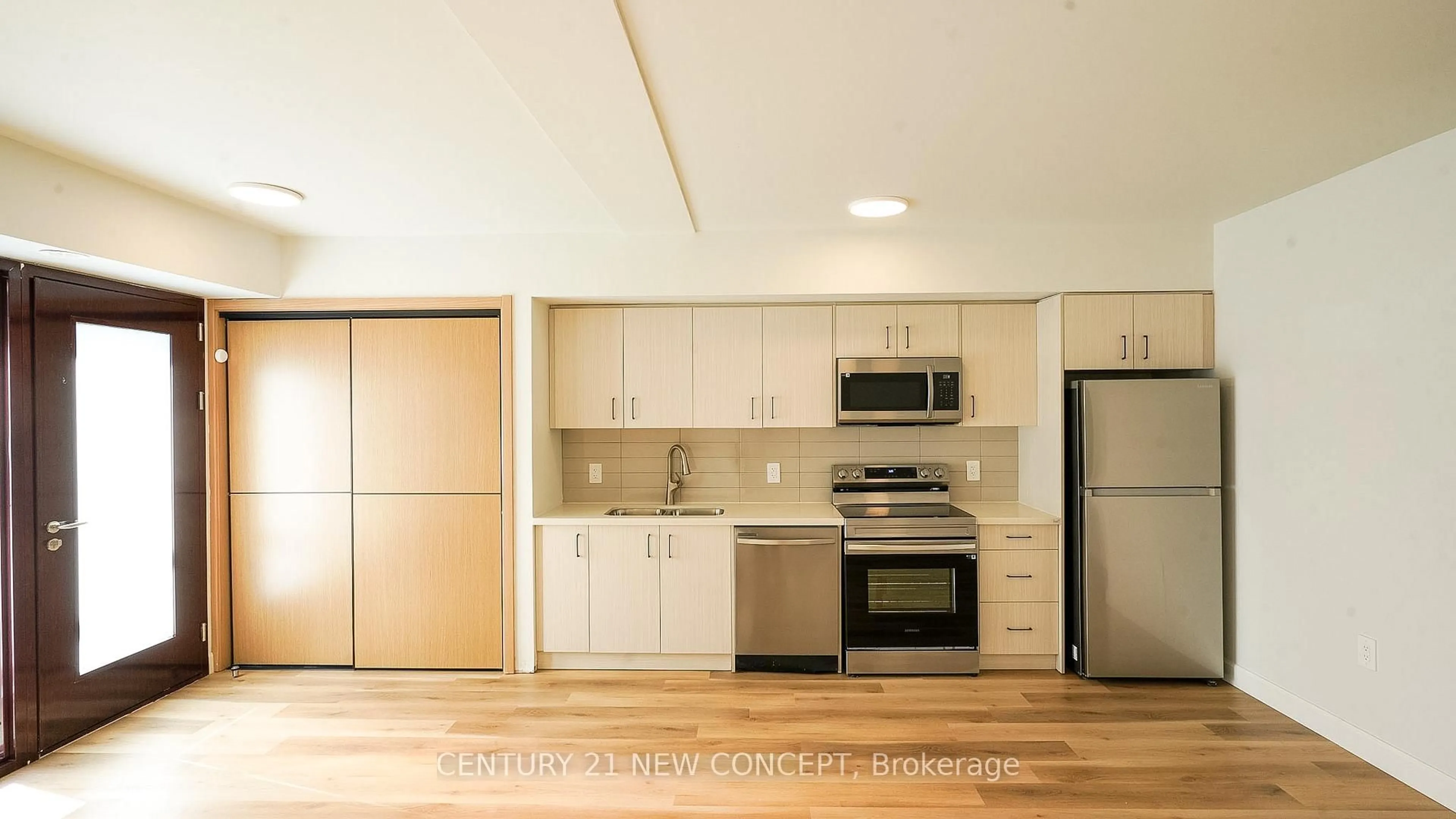 Standard kitchen, wood/laminate floor for 3427 Sheppard Ave #C2-108, Toronto Ontario M1T 0C5