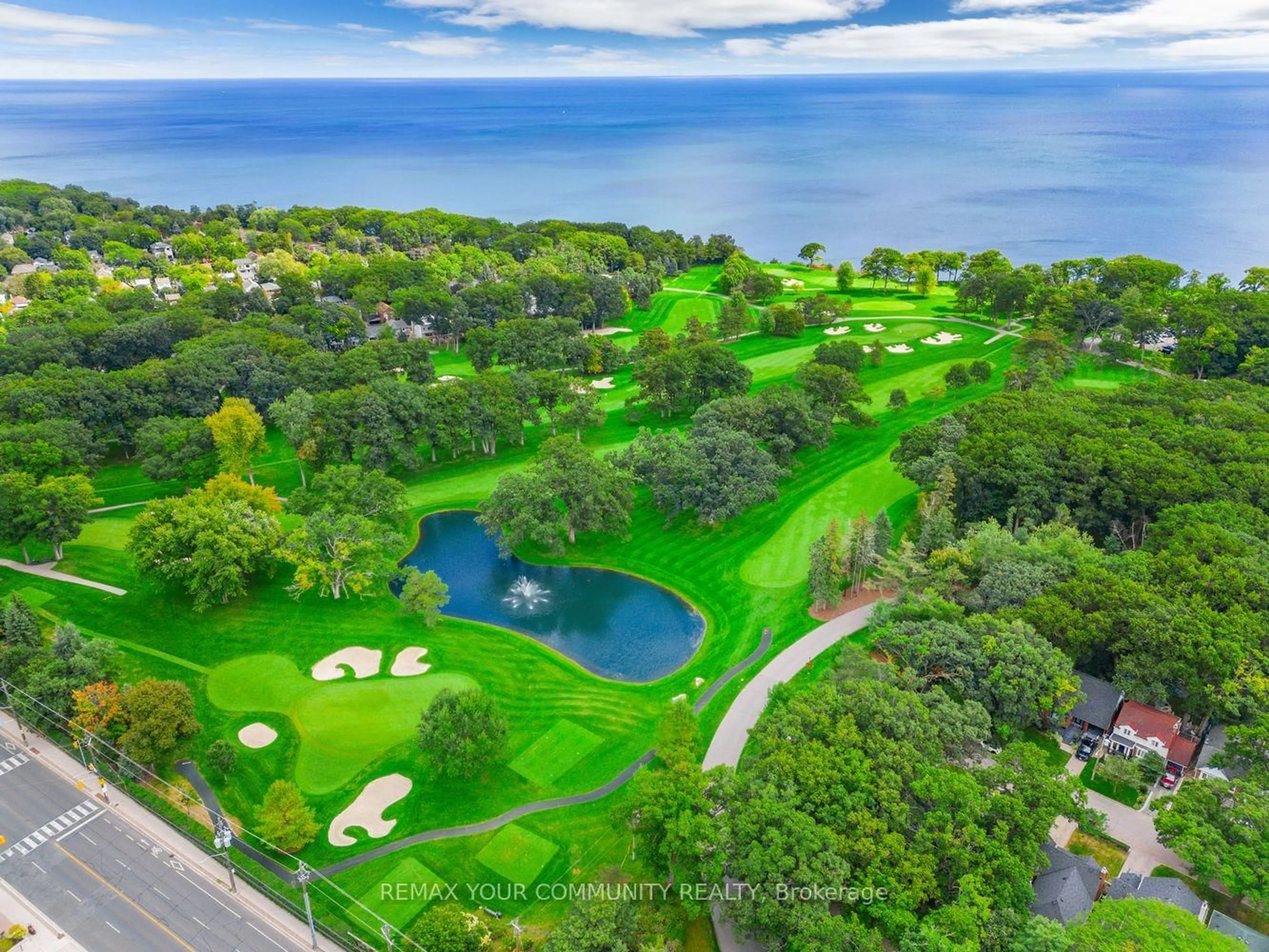 A pic from outside/outdoor area/front of a property/back of a property/a pic from drone, water/lake/river/ocean view for 1316 Kingston Rd #305, Toronto Ontario M1N 1P6