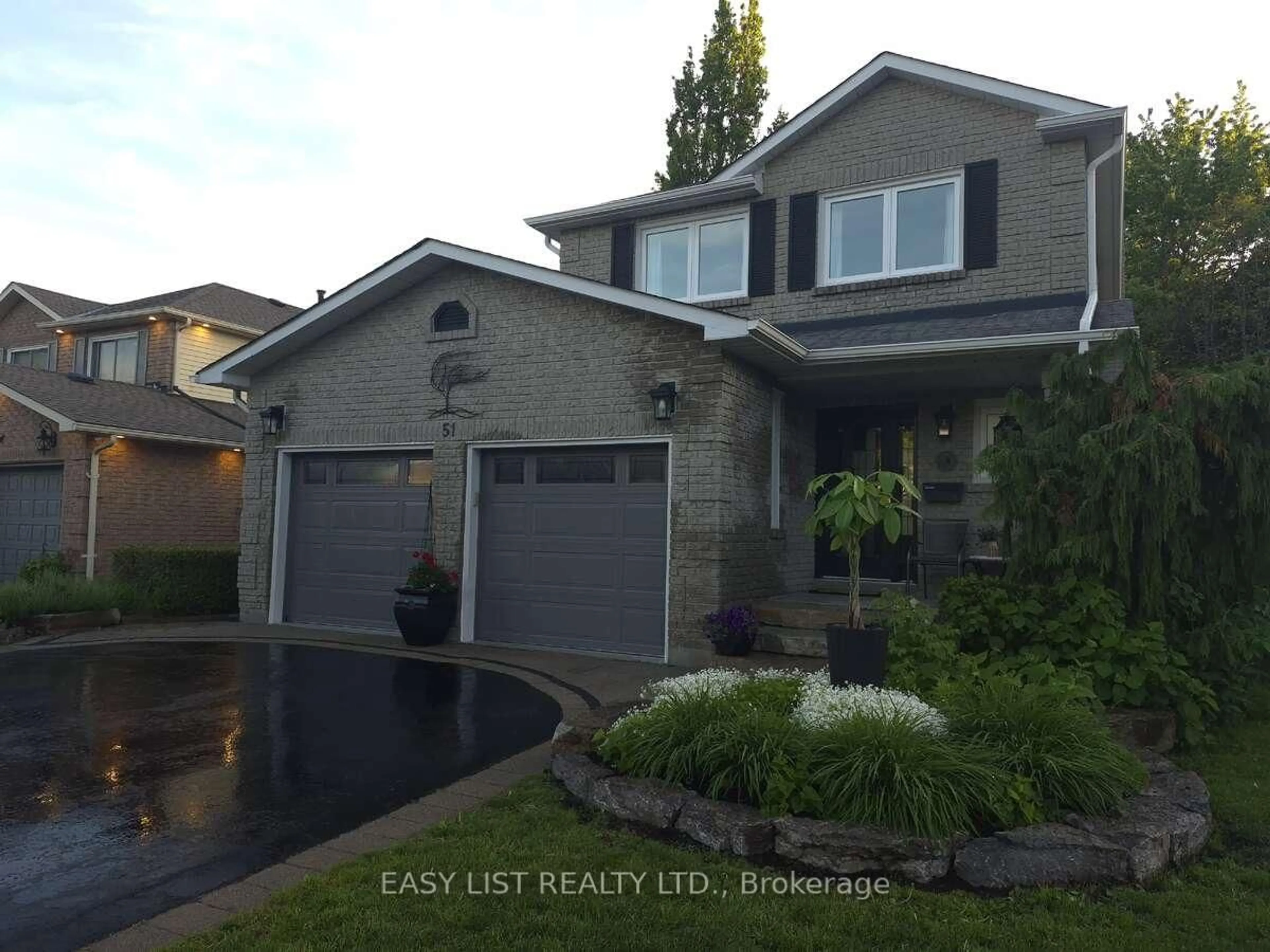 Home with vinyl exterior material, street for 51 Lyndale Cres, Clarington Ontario L1E 1W6