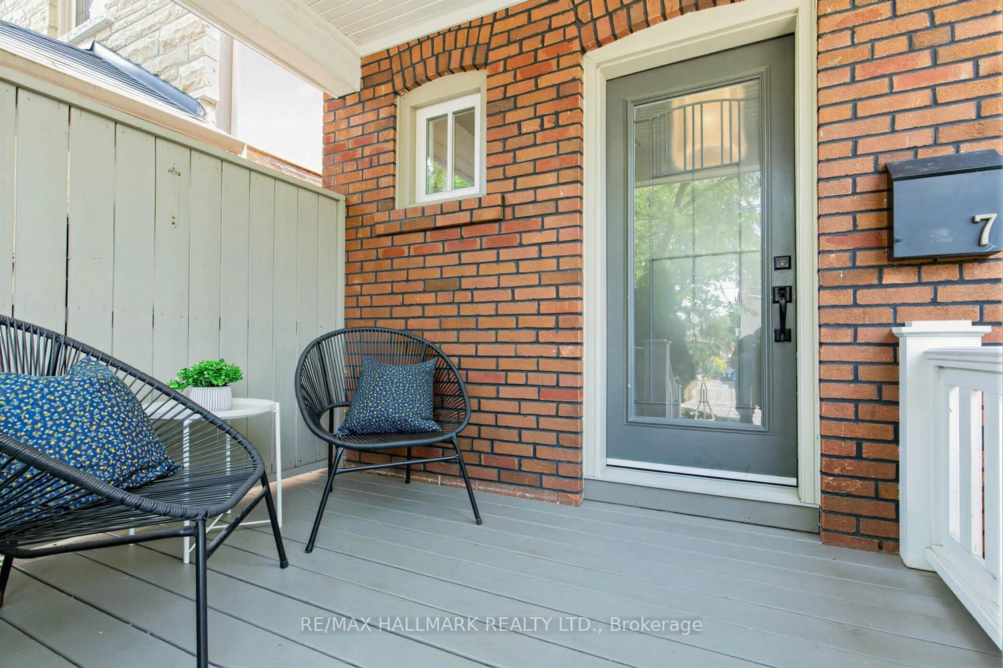 Patio, street for 7 Westbrook Ave, Toronto Ontario M4C 2G1