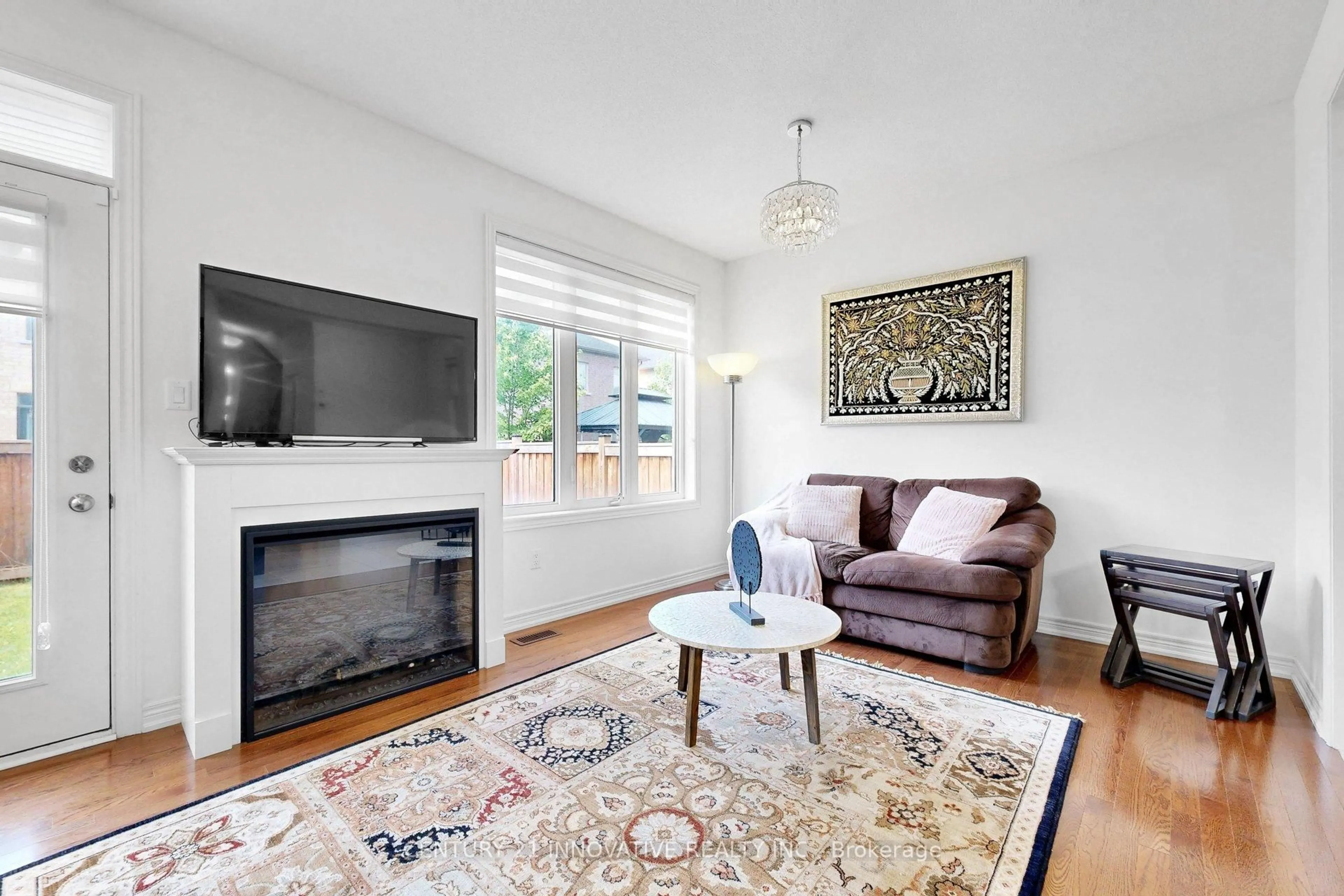 Living room with furniture, unknown for 28 Conarty Cres, Whitby Ontario L1P 0L4