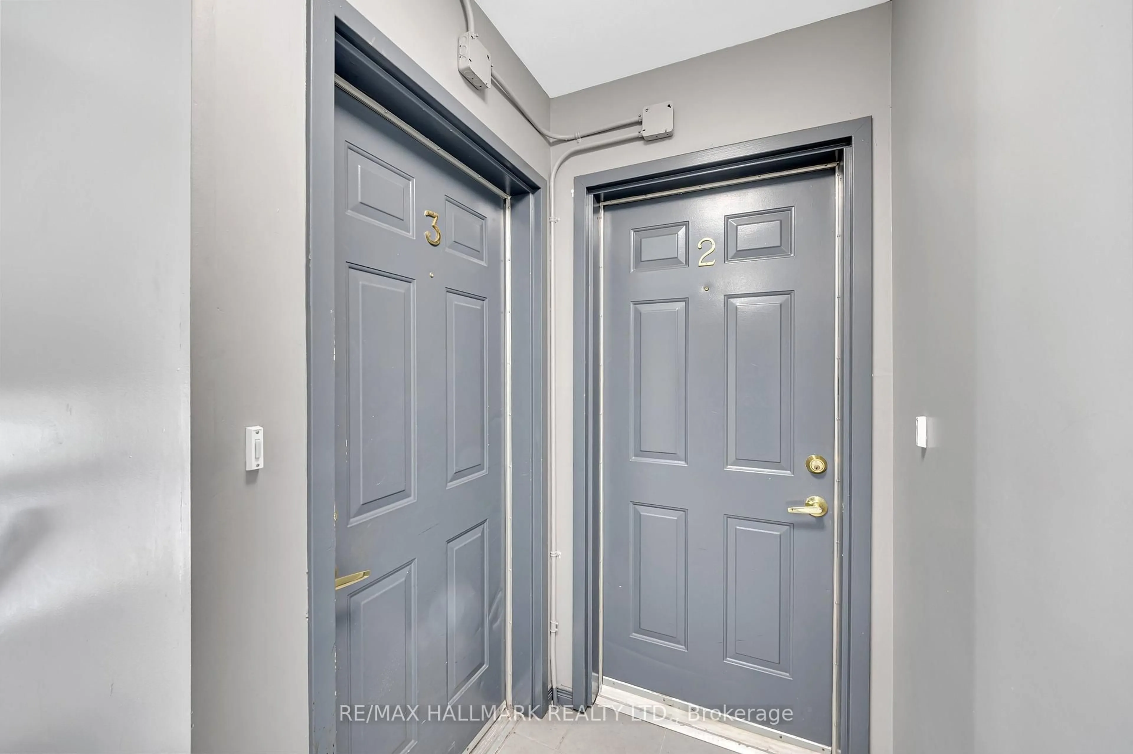Indoor entryway for 106 Petra Way #3, Whitby Ontario L1R 0A2