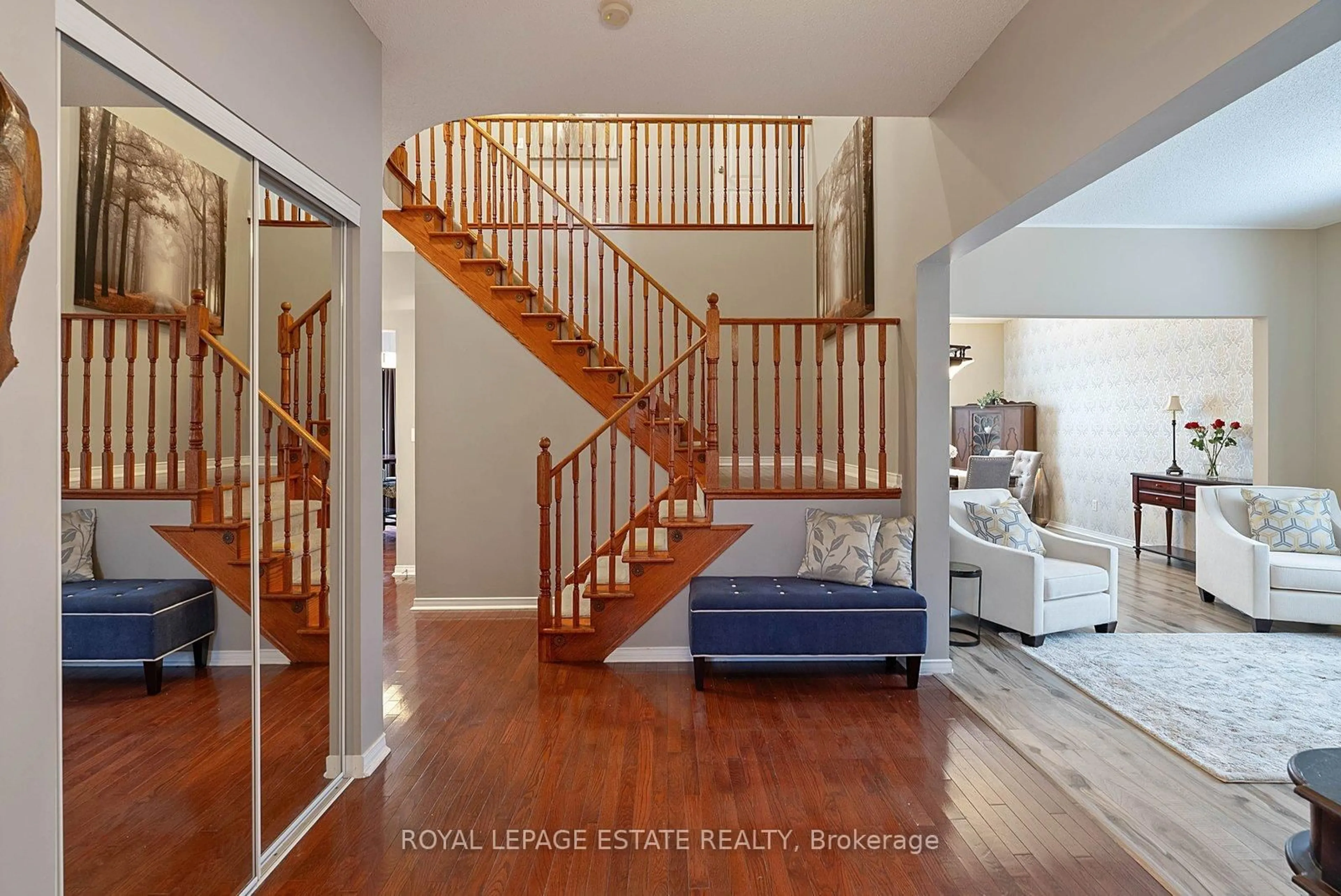 Indoor entryway for 15 McGregor Dr, Ajax Ontario L1T 3W8