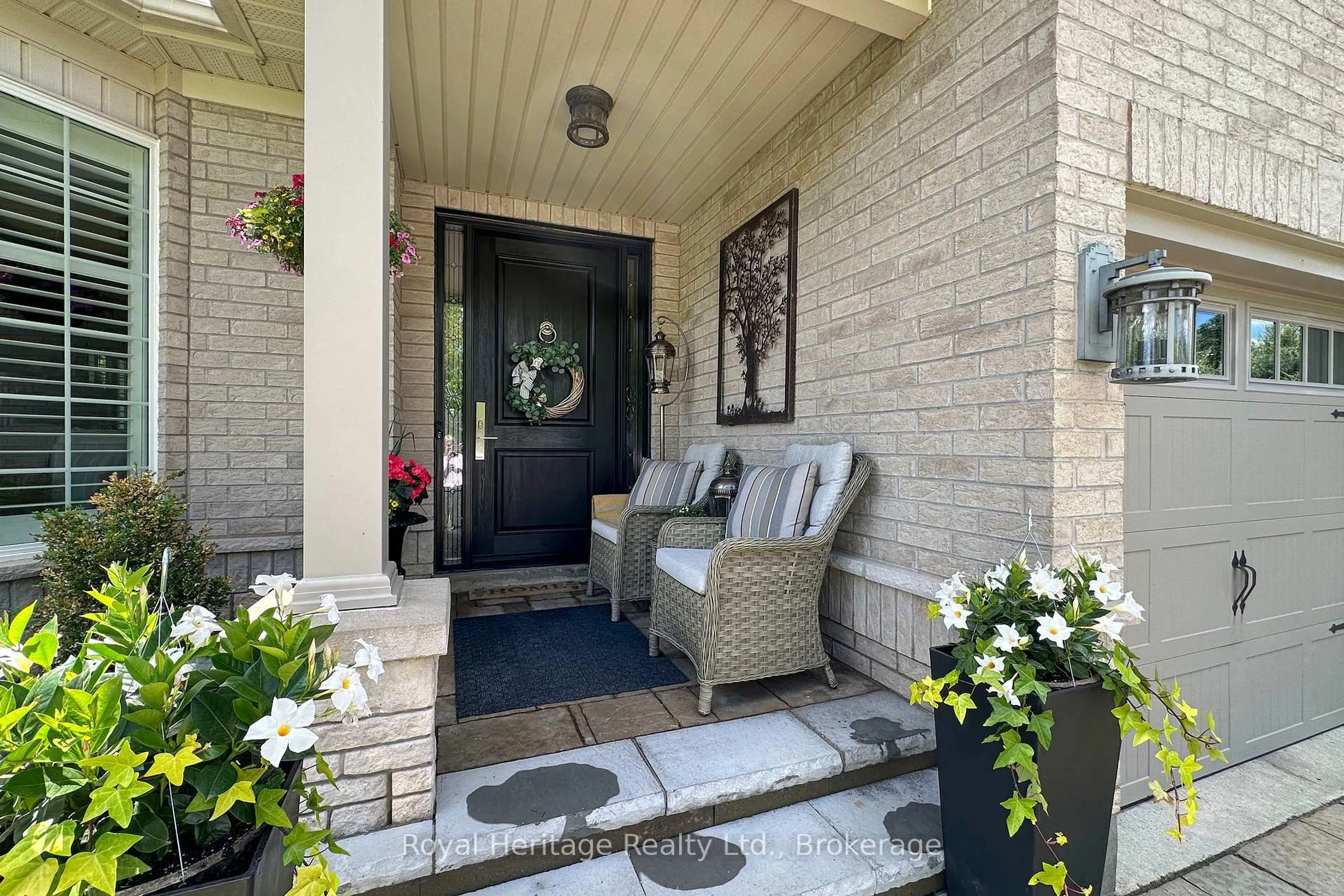 Indoor entryway for 36 Earl Cuddie Blvd, Scugog Ontario L9L 1T4