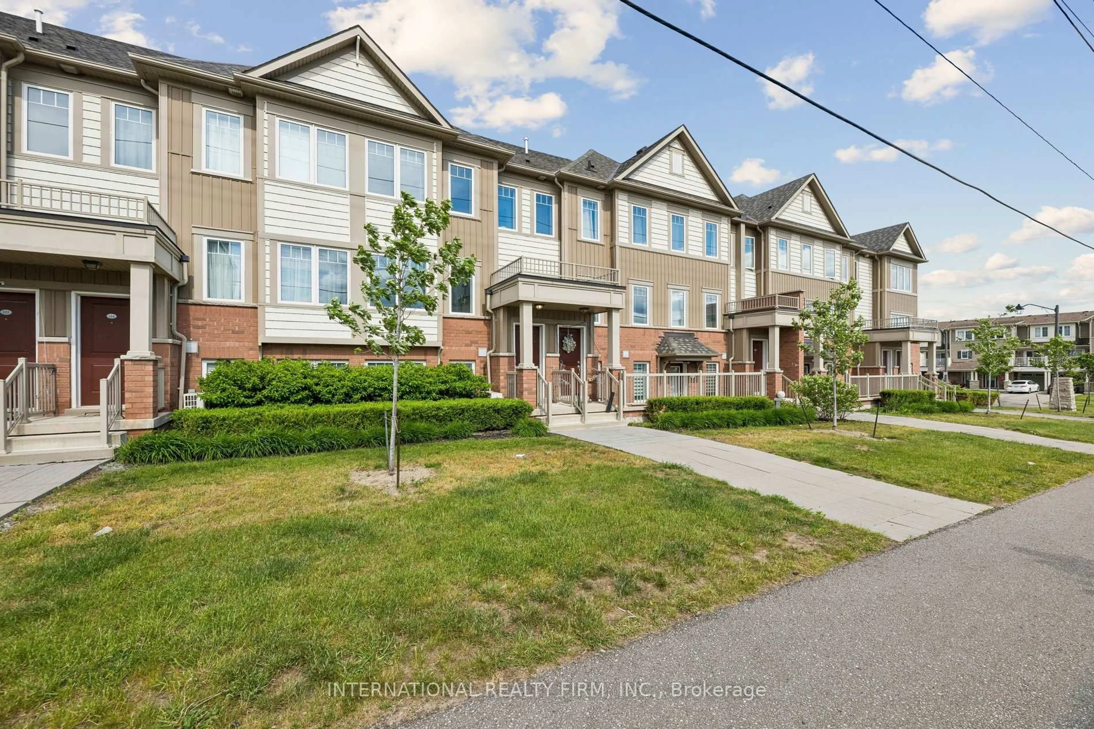 A pic from outside/outdoor area/front of a property/back of a property/a pic from drone, street for 2500 Hill Rise Crt #125, Oshawa Ontario L1L 0M6