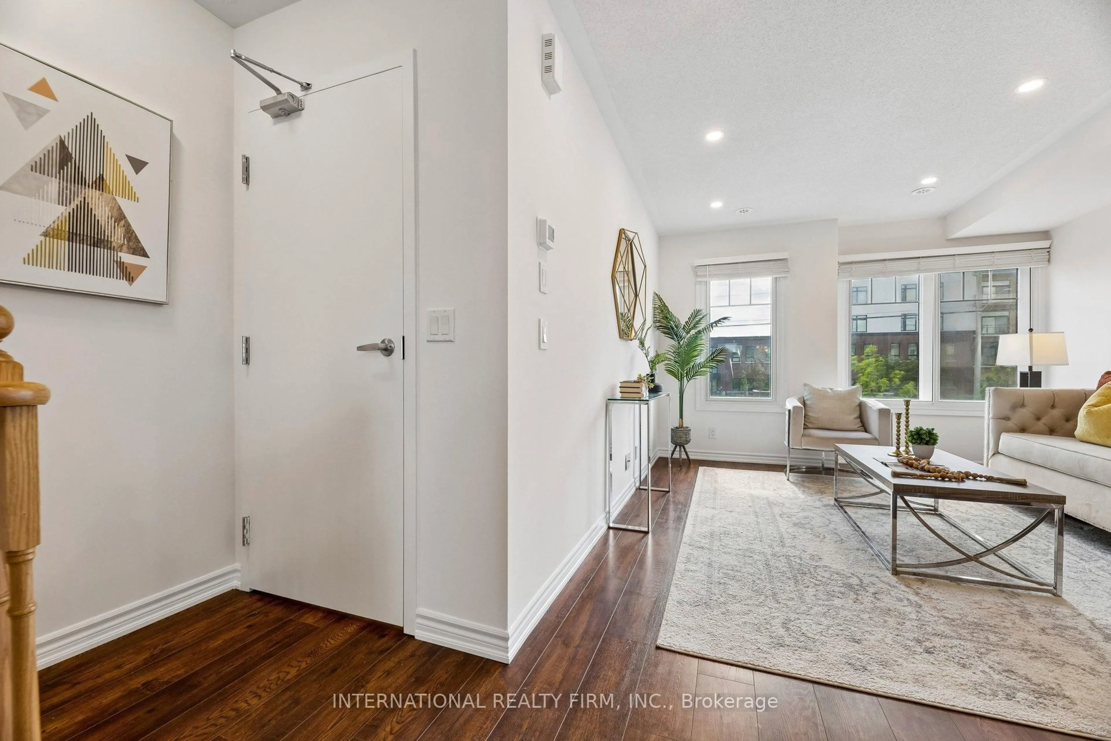 Indoor entryway for 2500 Hill Rise Crt #125, Oshawa Ontario L1L 0M6