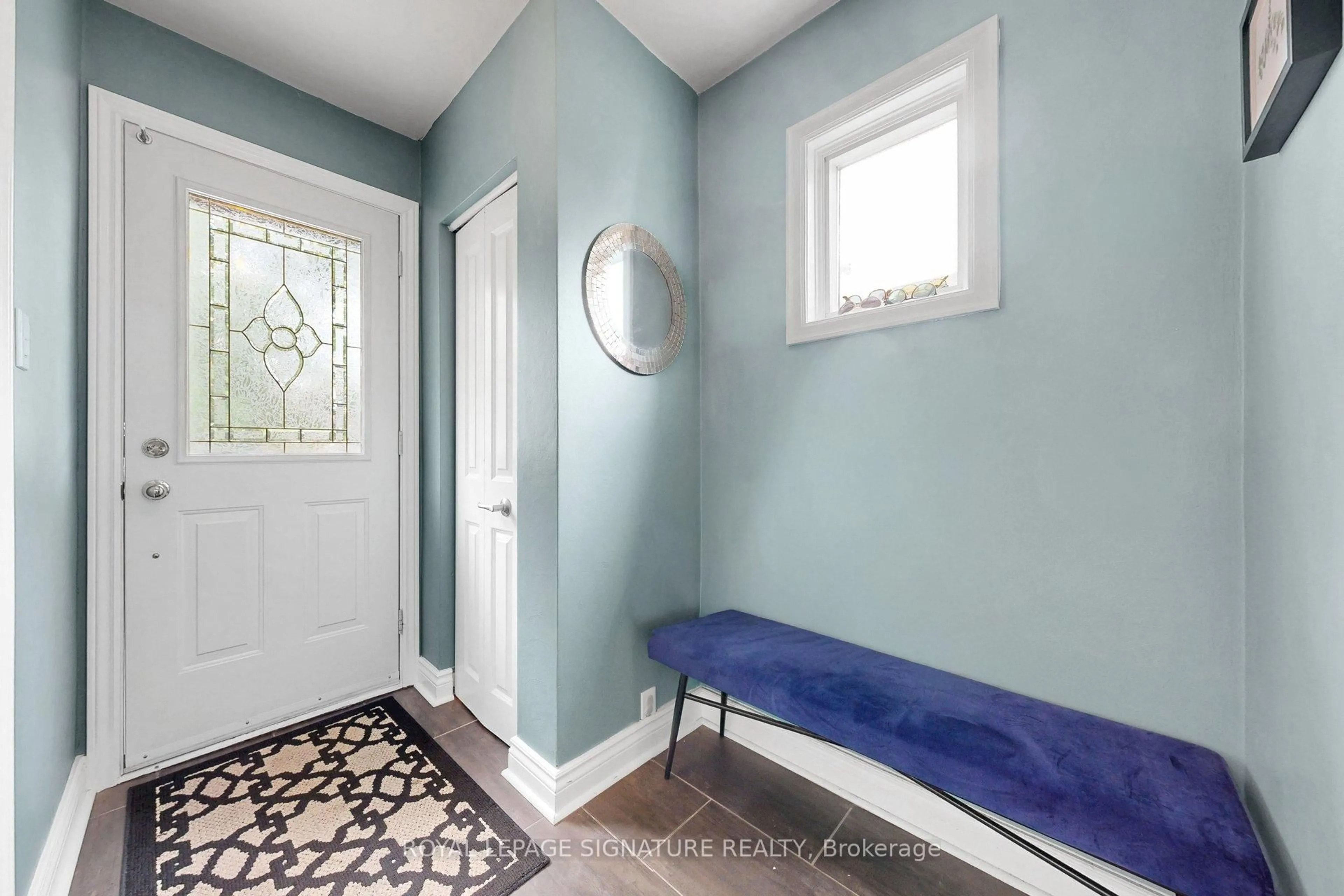Indoor entryway for 118 Canlish Rd, Toronto Ontario M1P 1S9