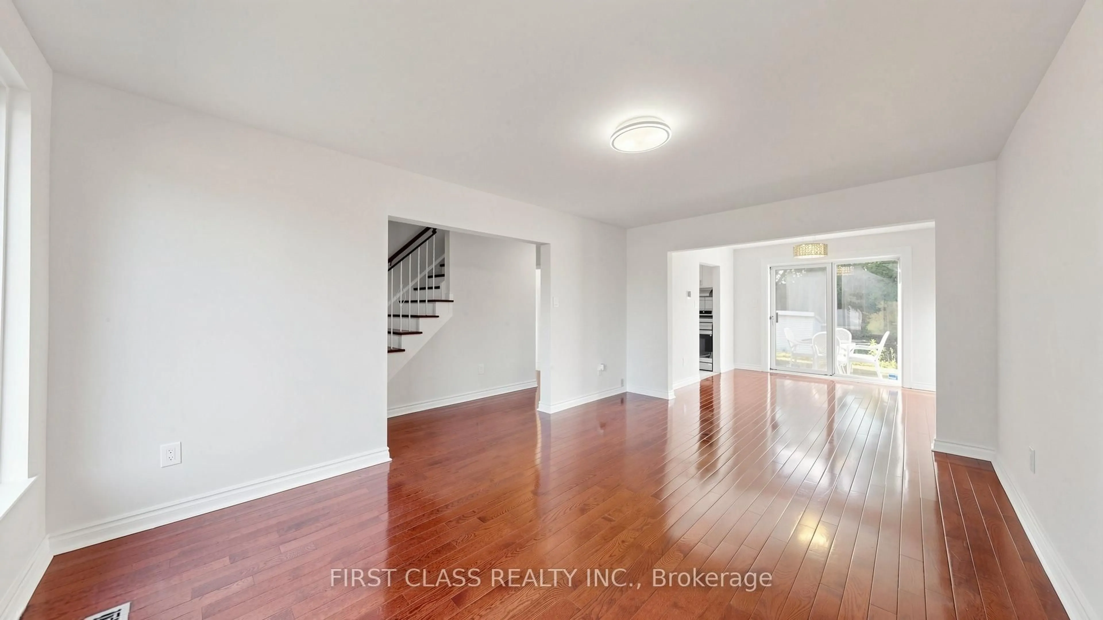 Indoor entryway for 66 Sonmore Dr, Toronto Ontario M1S 1X4