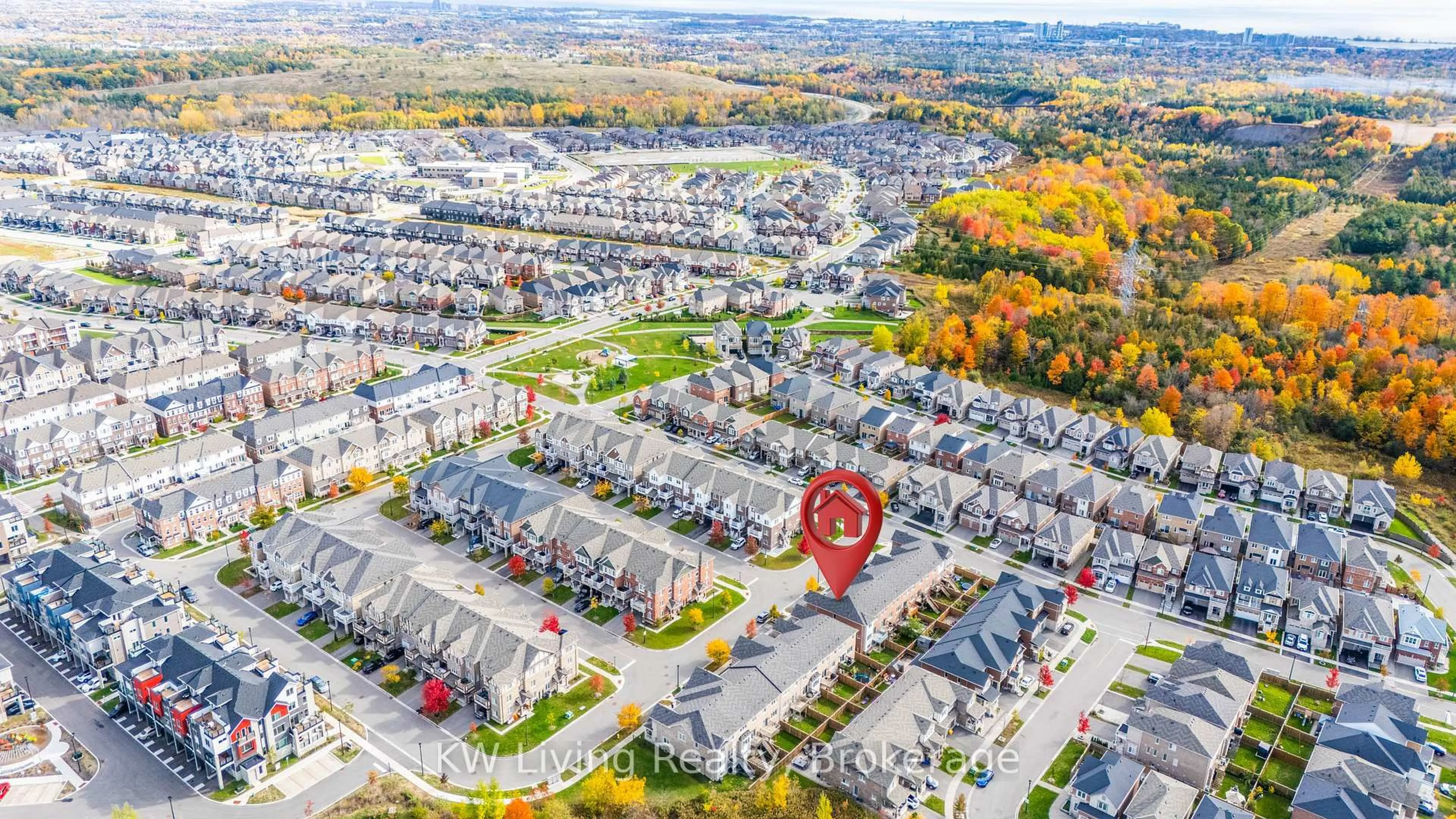 A pic from outside/outdoor area/front of a property/back of a property/a pic from drone, street for 1010 Reflection Pl, Pickering Ontario L1X 0E9