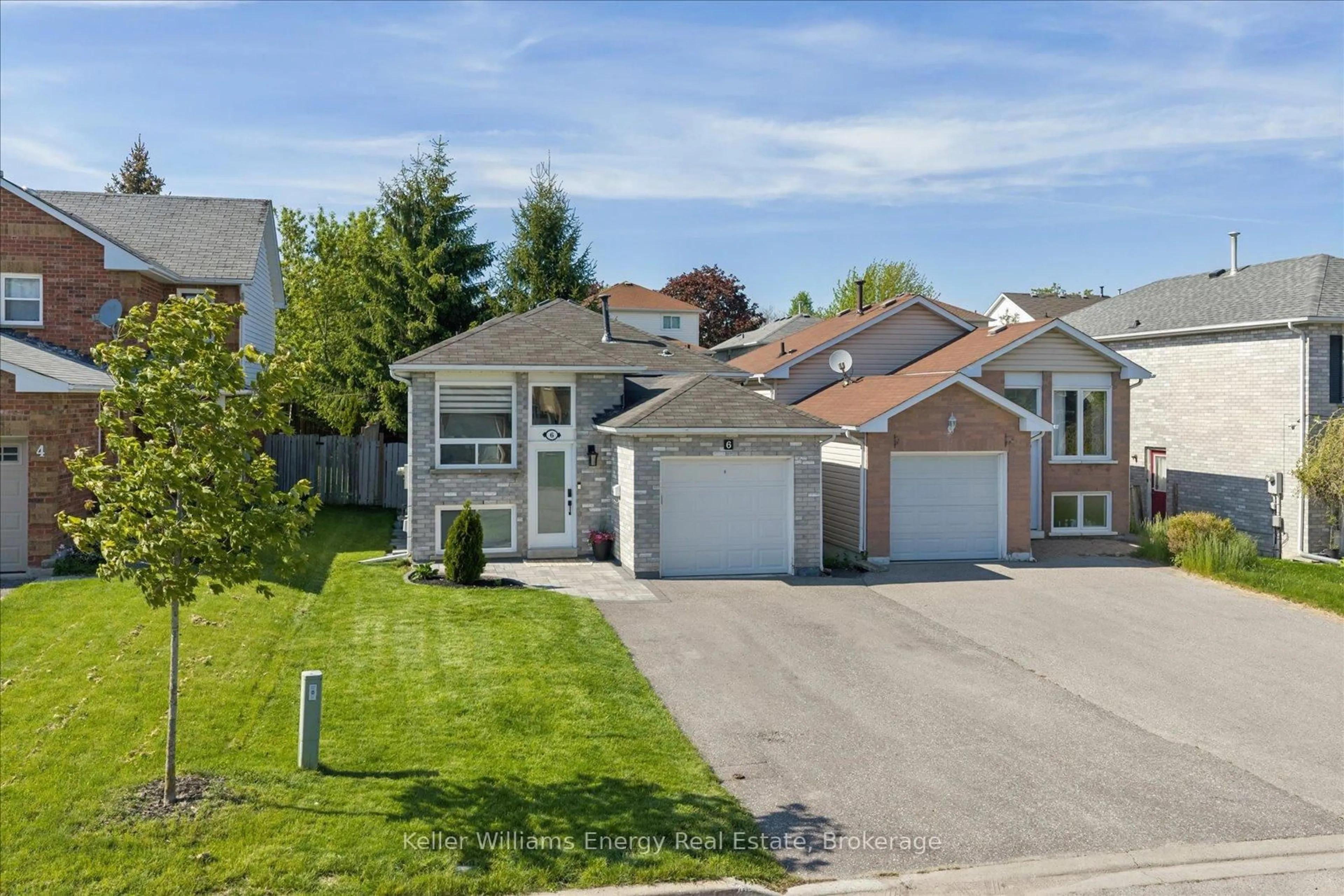 A pic from outside/outdoor area/front of a property/back of a property/a pic from drone, street for 6 Herriman St, Clarington Ontario L1C 4L6