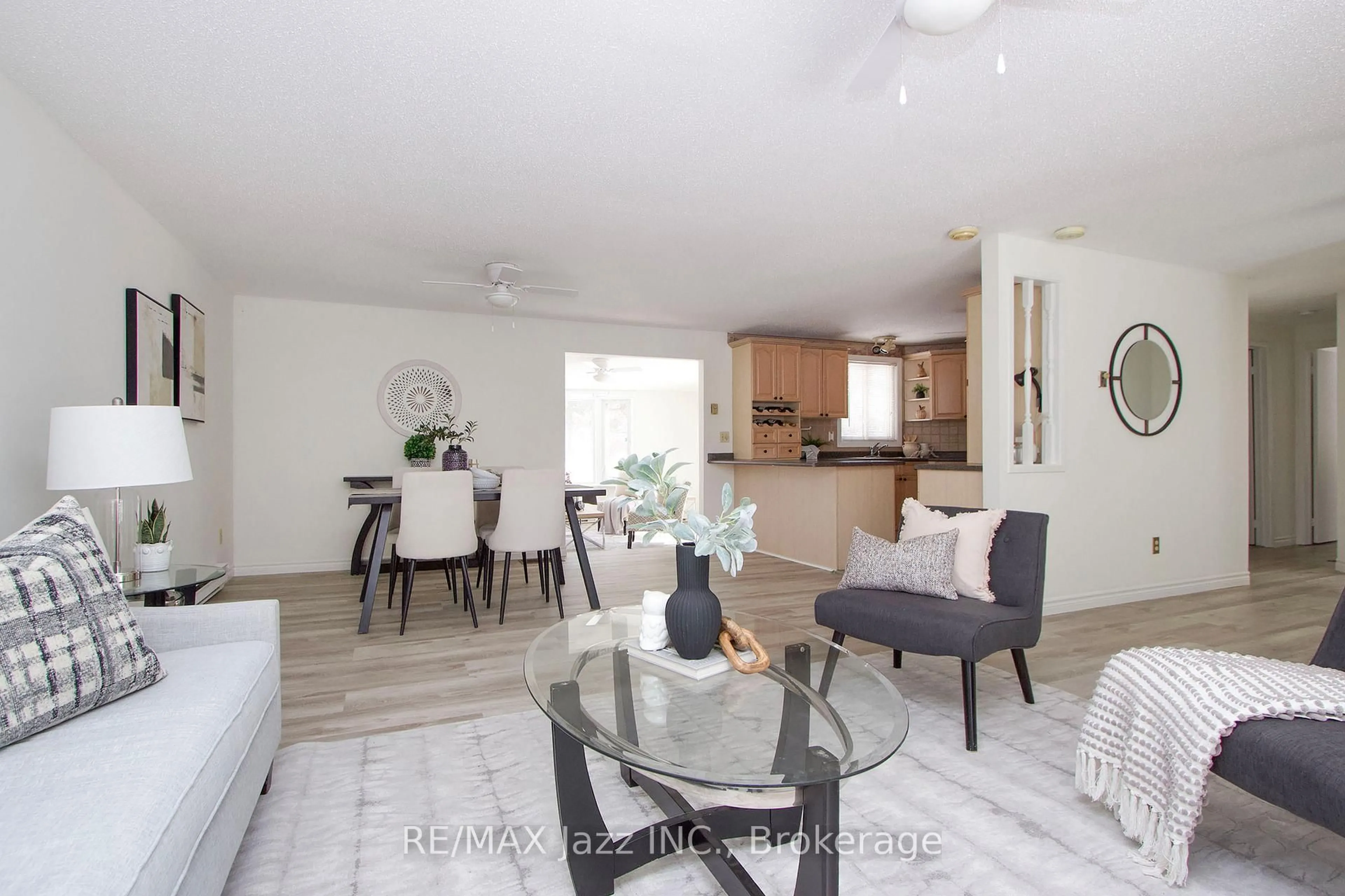 Living room with furniture, unknown for 13 Steelhead Lane, Clarington Ontario L1B 1B4