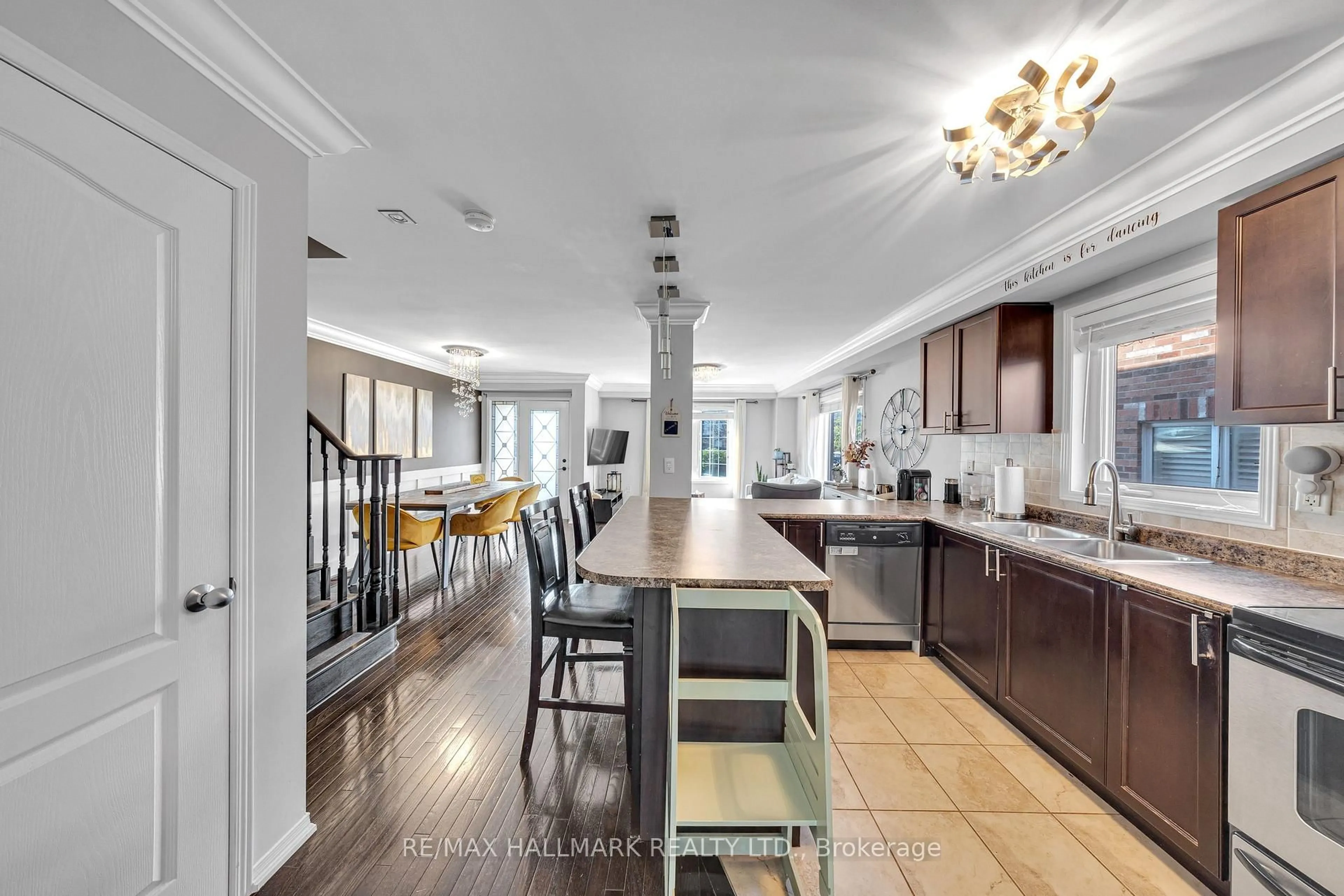Open concept kitchen, unknown for 21 Summerside Ave, Whitby Ontario L1R 0G3