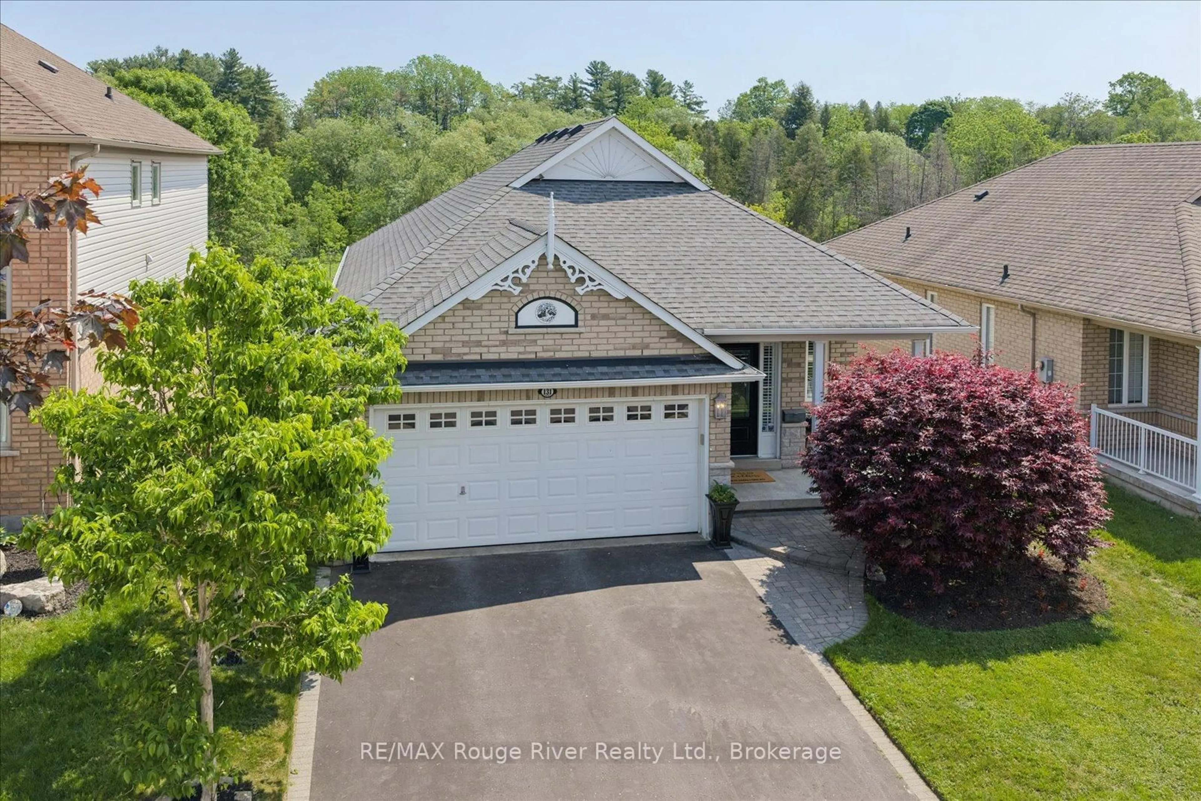 A pic from outside/outdoor area/front of a property/back of a property/a pic from drone, street for 131 Guildwood Dr, Clarington Ontario L1C 5C7