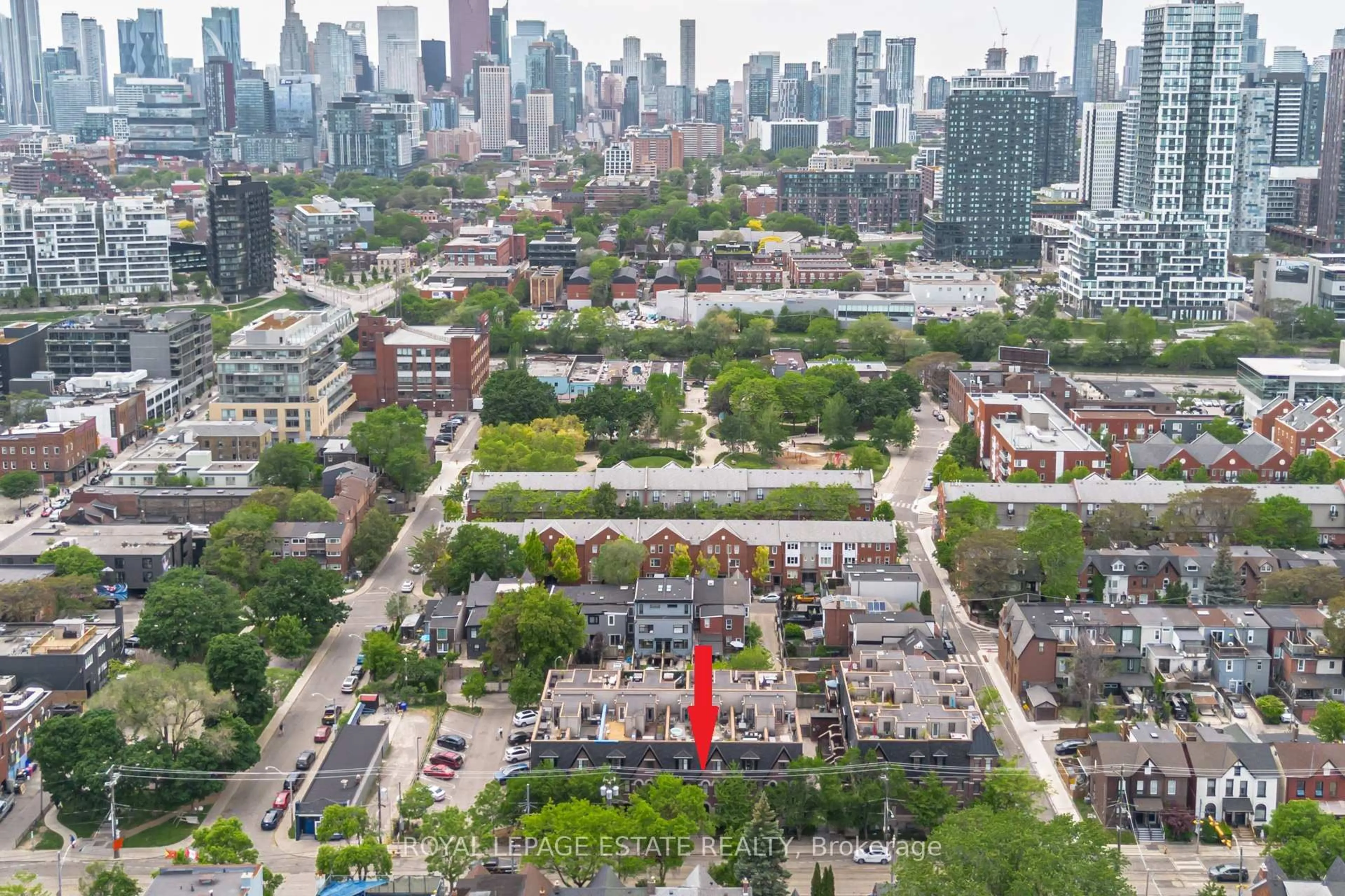A pic from outside/outdoor area/front of a property/back of a property/a pic from drone, city buildings view from balcony for 140 Broadview Ave #32, Toronto Ontario M4M 0A8