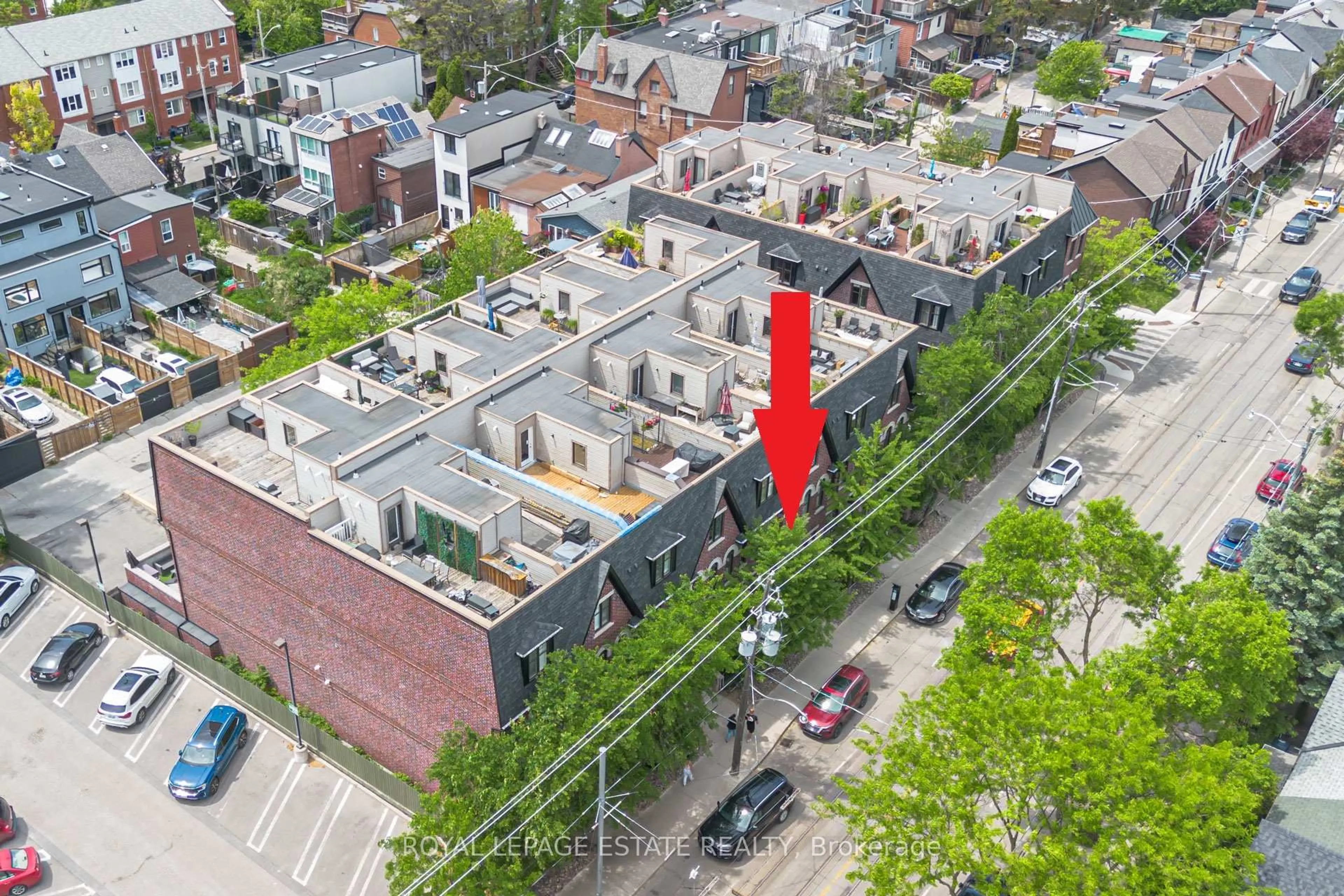 A pic from outside/outdoor area/front of a property/back of a property/a pic from drone, city buildings view from balcony for 140 Broadview Ave #32, Toronto Ontario M4M 0A8