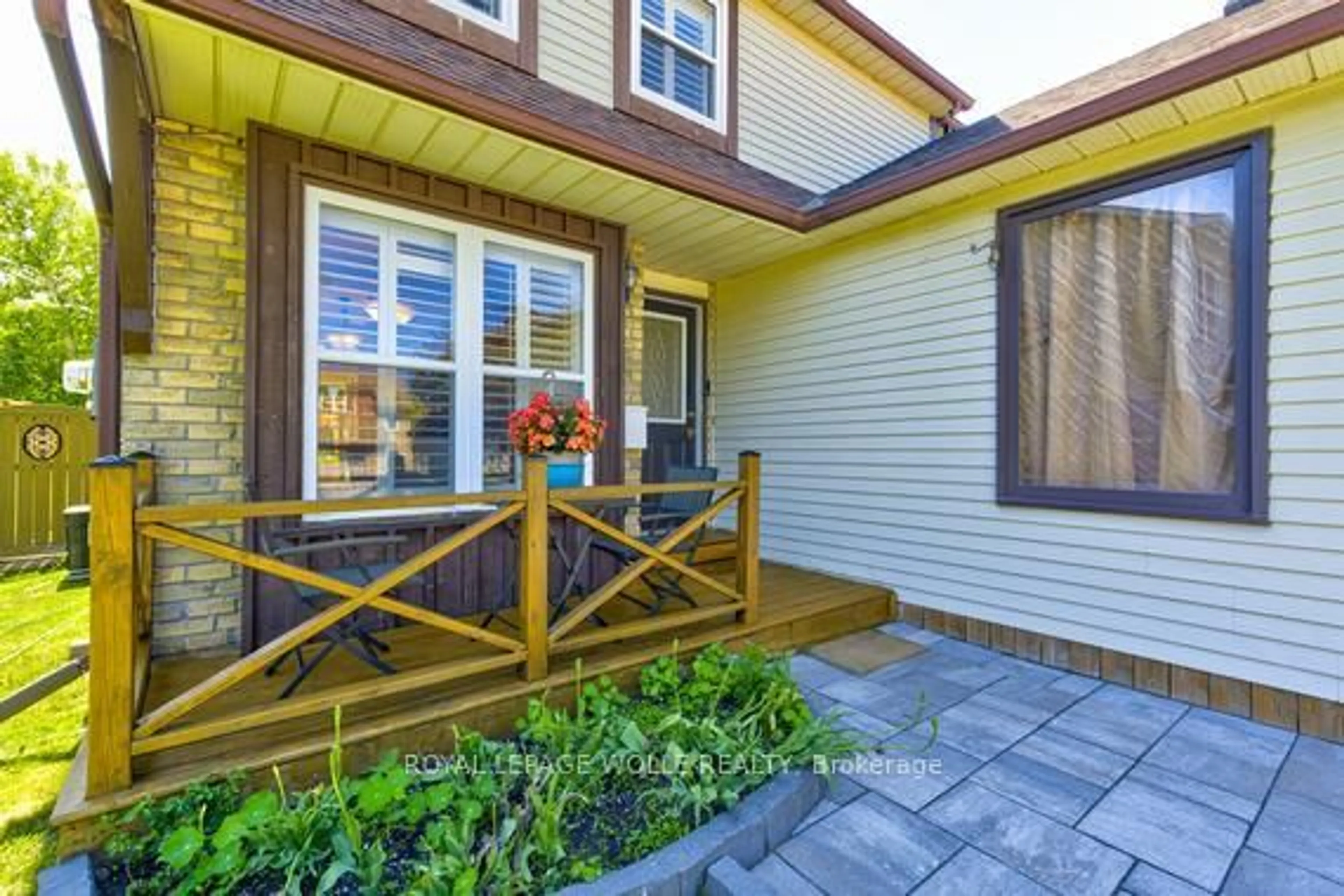 Unknown for 1302 Northmount St, Oshawa Ontario L1G 7M8