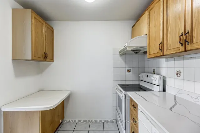 100 Mornelle Crt #1045, Toronto 5
