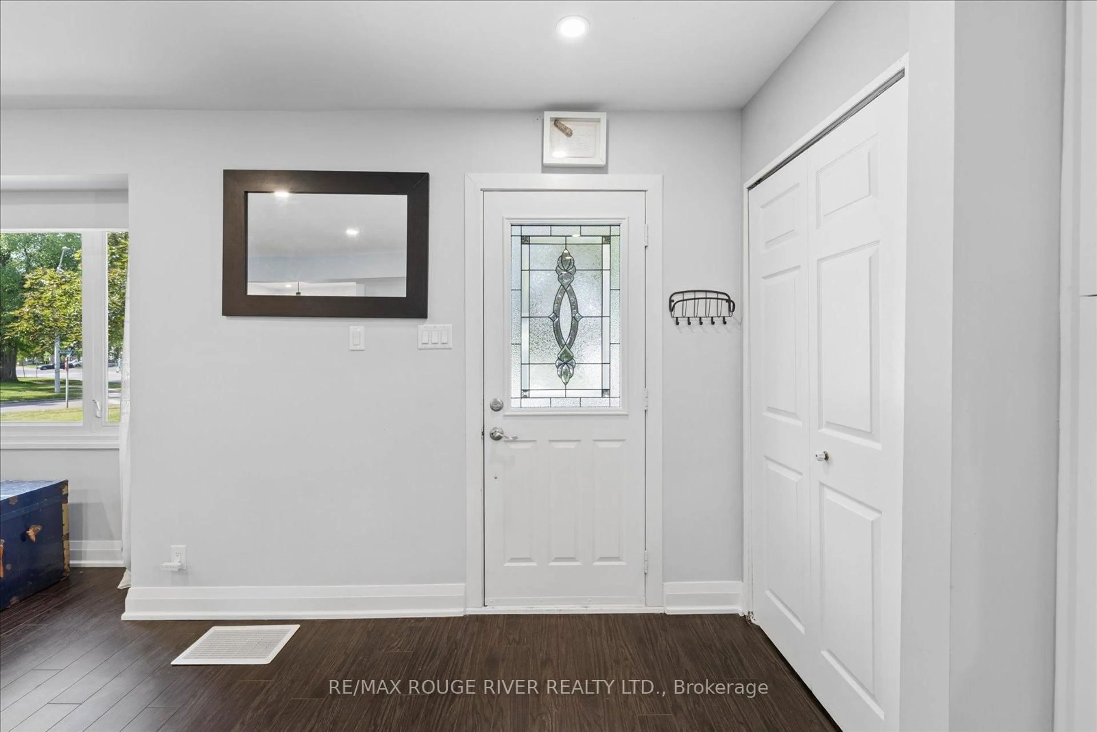 Indoor entryway for 20 Burcher Rd, Ajax Ontario L1S 2P1