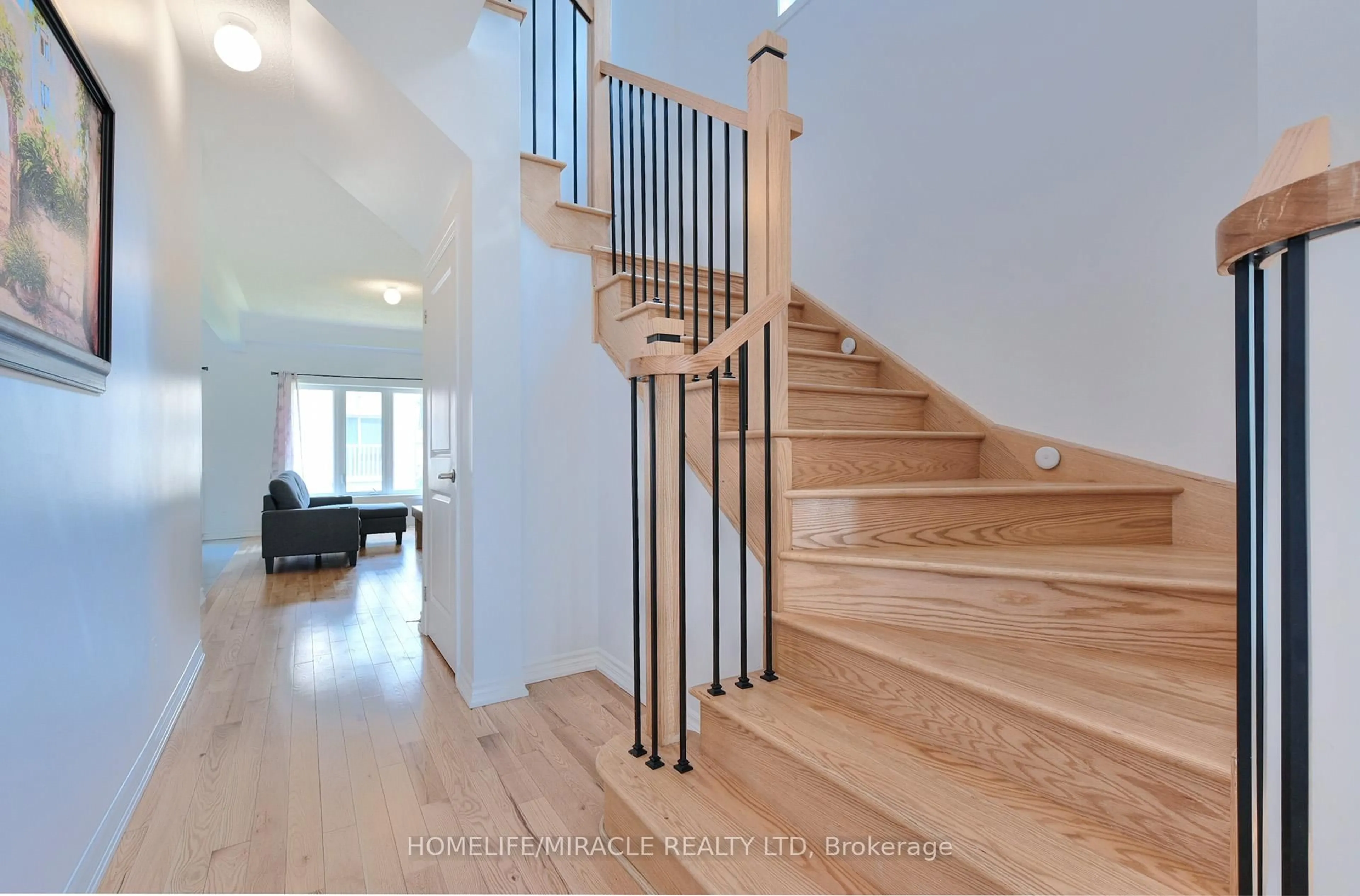 Stairs for 2419 Angora St, Pickering Ontario L1X 0M6
