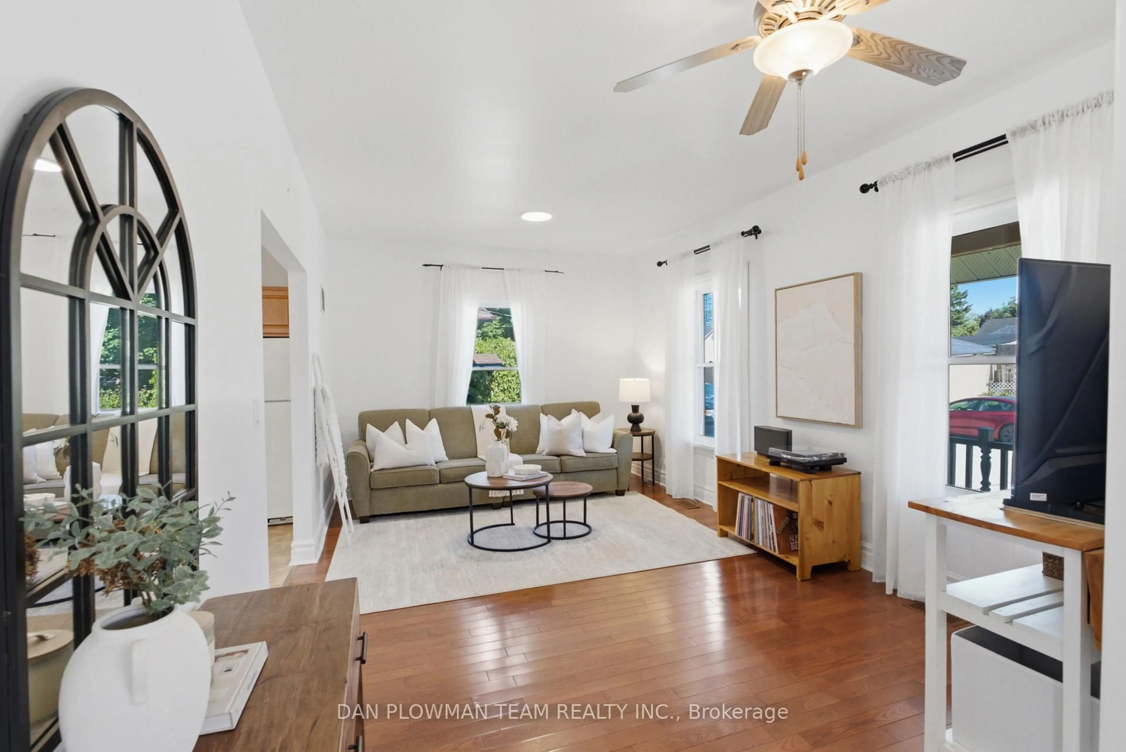 Living room with furniture, unknown for 176 Annis St, Oshawa Ontario L1H 3P4