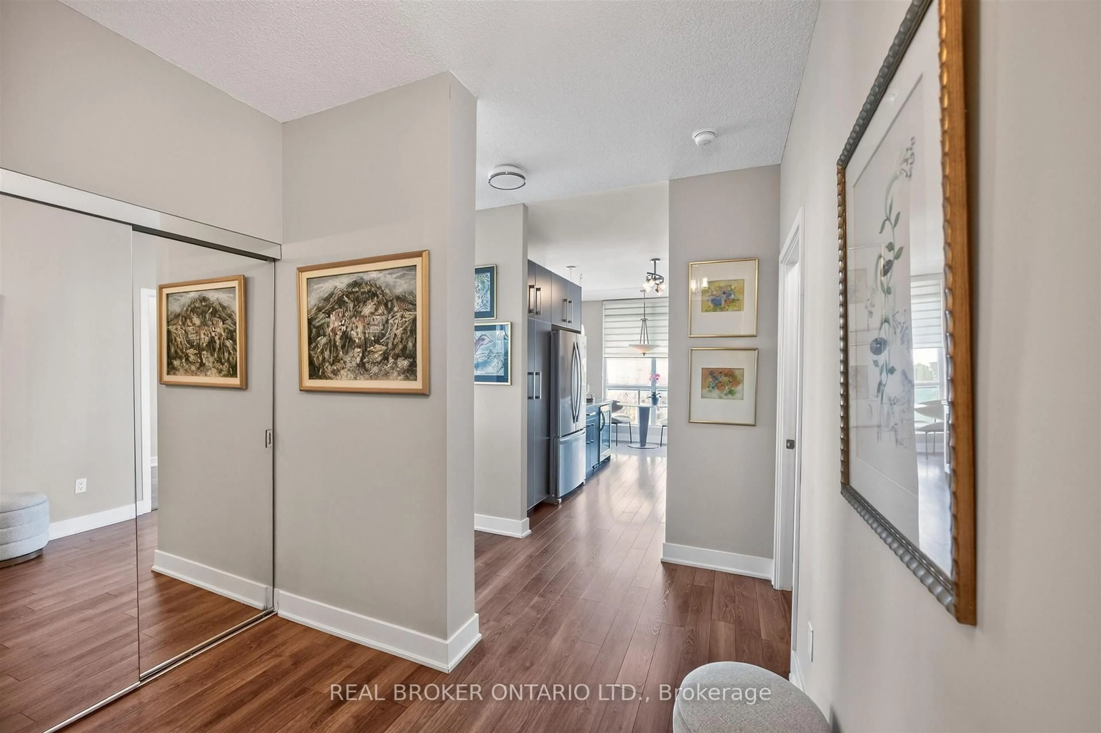 Indoor entryway for 1048 Broadview Ave #2402, Toronto Ontario M4K 2S2