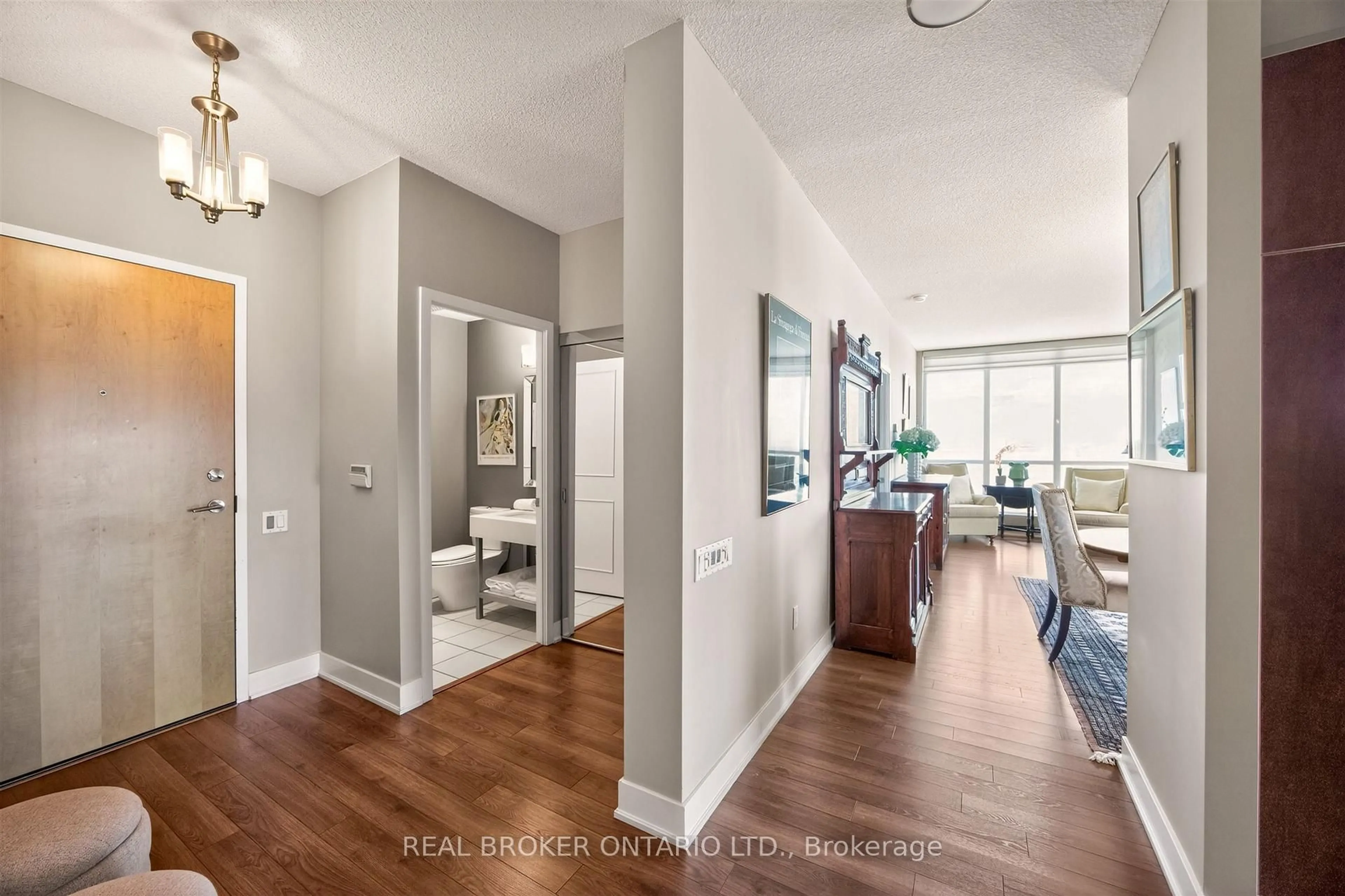 Indoor entryway for 1048 Broadview Ave #2402, Toronto Ontario M4K 2S2