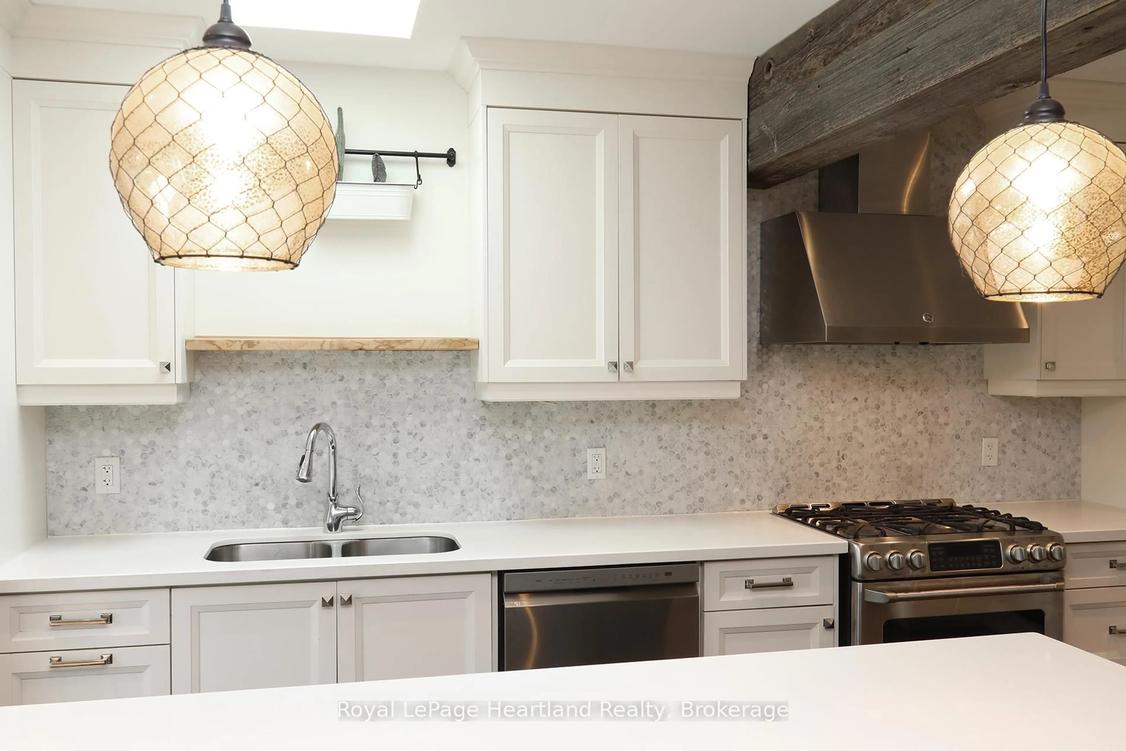 Contemporary kitchen, ceramic/tile floor for 15 SCARBOROUGH HEIGHTS Blvd, Toronto Ontario M1M 2V3