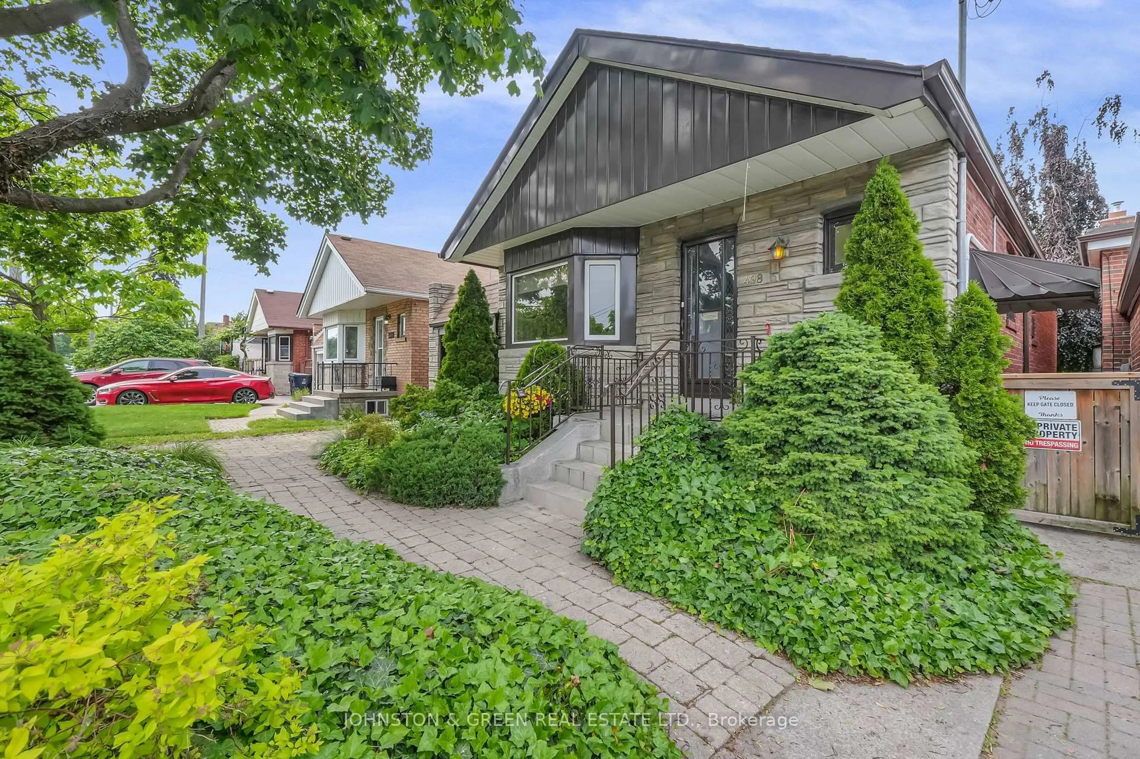 Unknown for 498 Plains Rd, Toronto Ontario M4C 2Y8