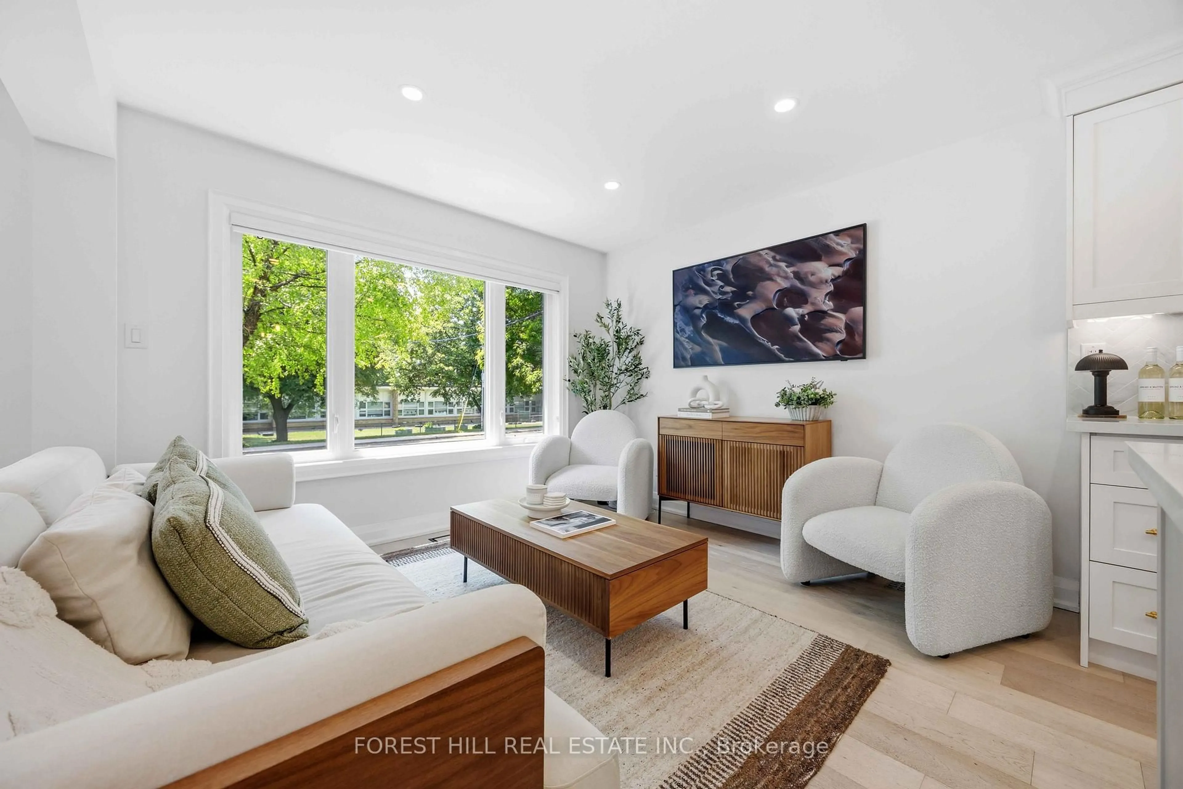 Living room with furniture, unknown for 9 Marilyn Cres, Toronto Ontario M4B 3C5