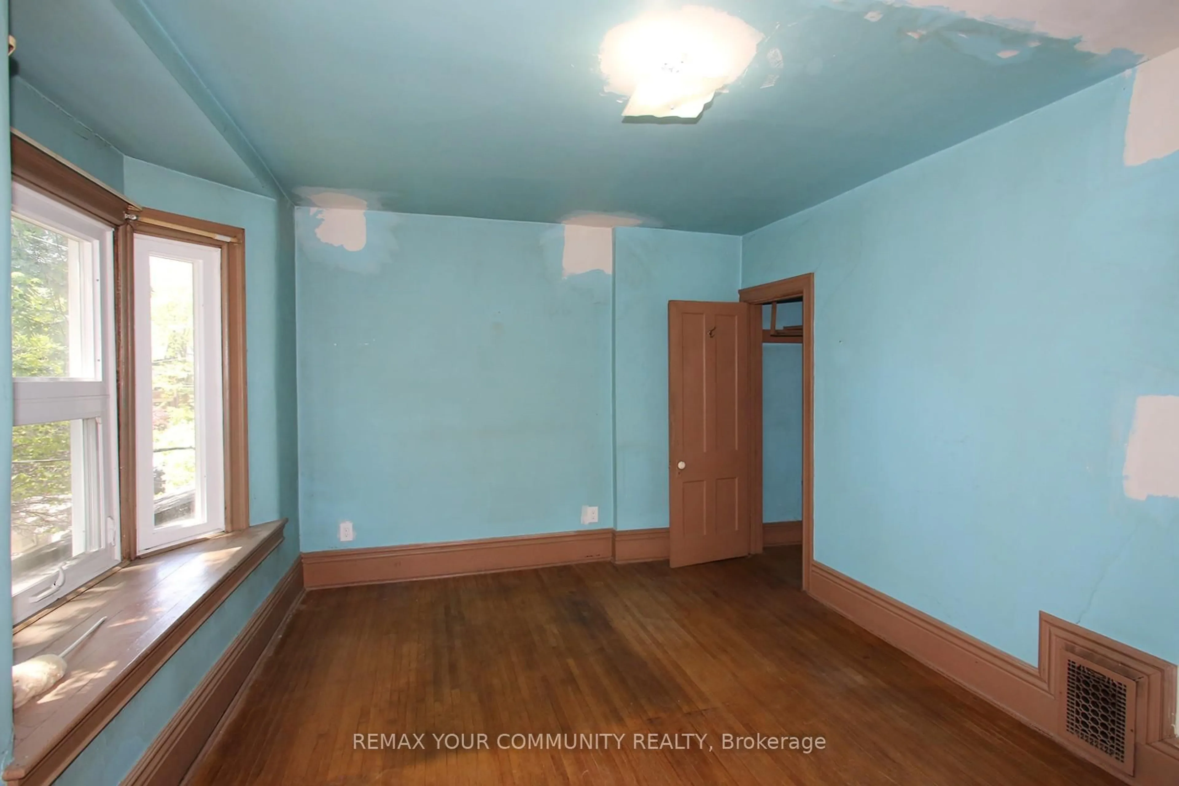 A pic of a room for 44 First Ave, Toronto Ontario M4M 1W8