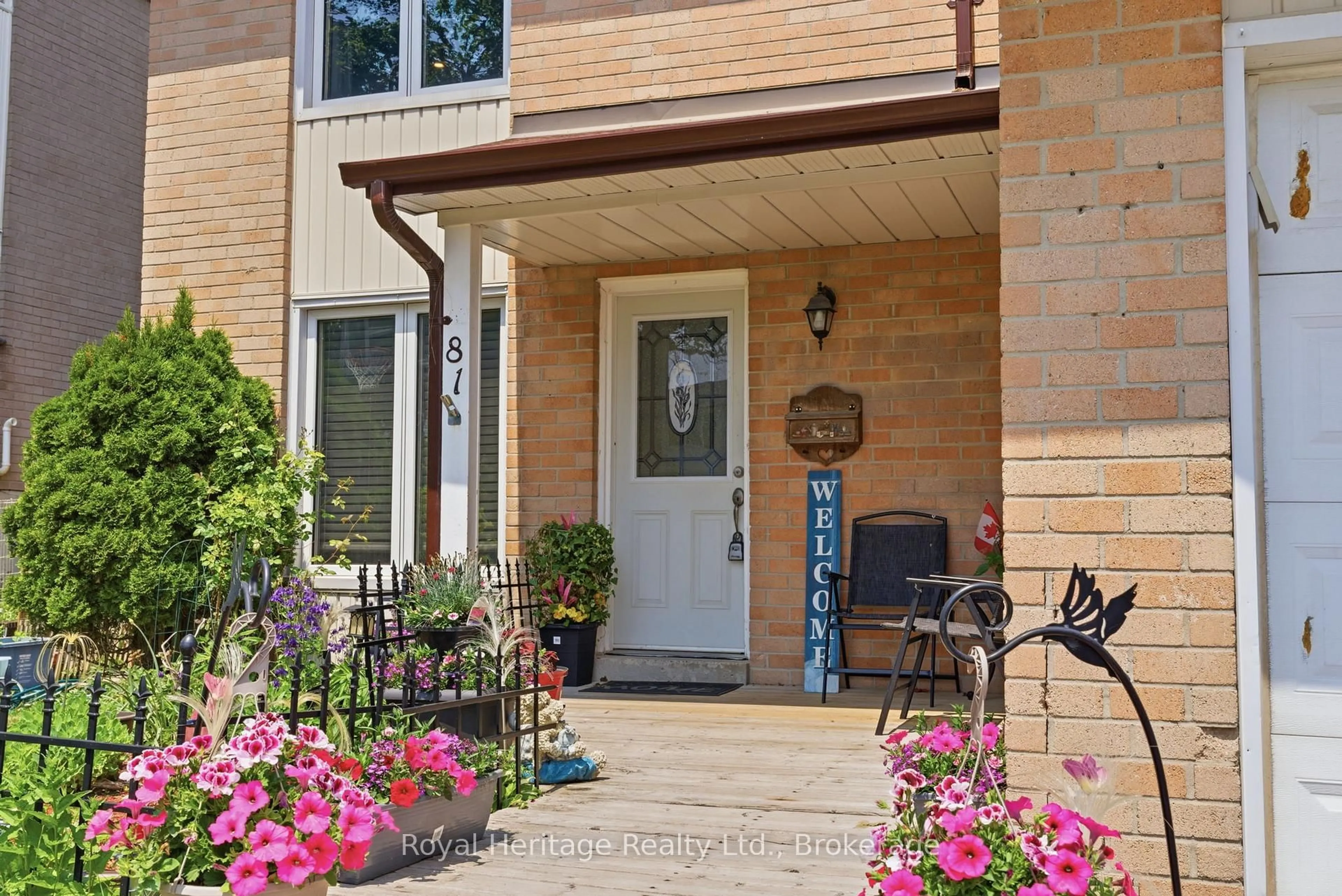 Indoor entryway for 81 Doreen Cres, Clarington Ontario L1C 3W6