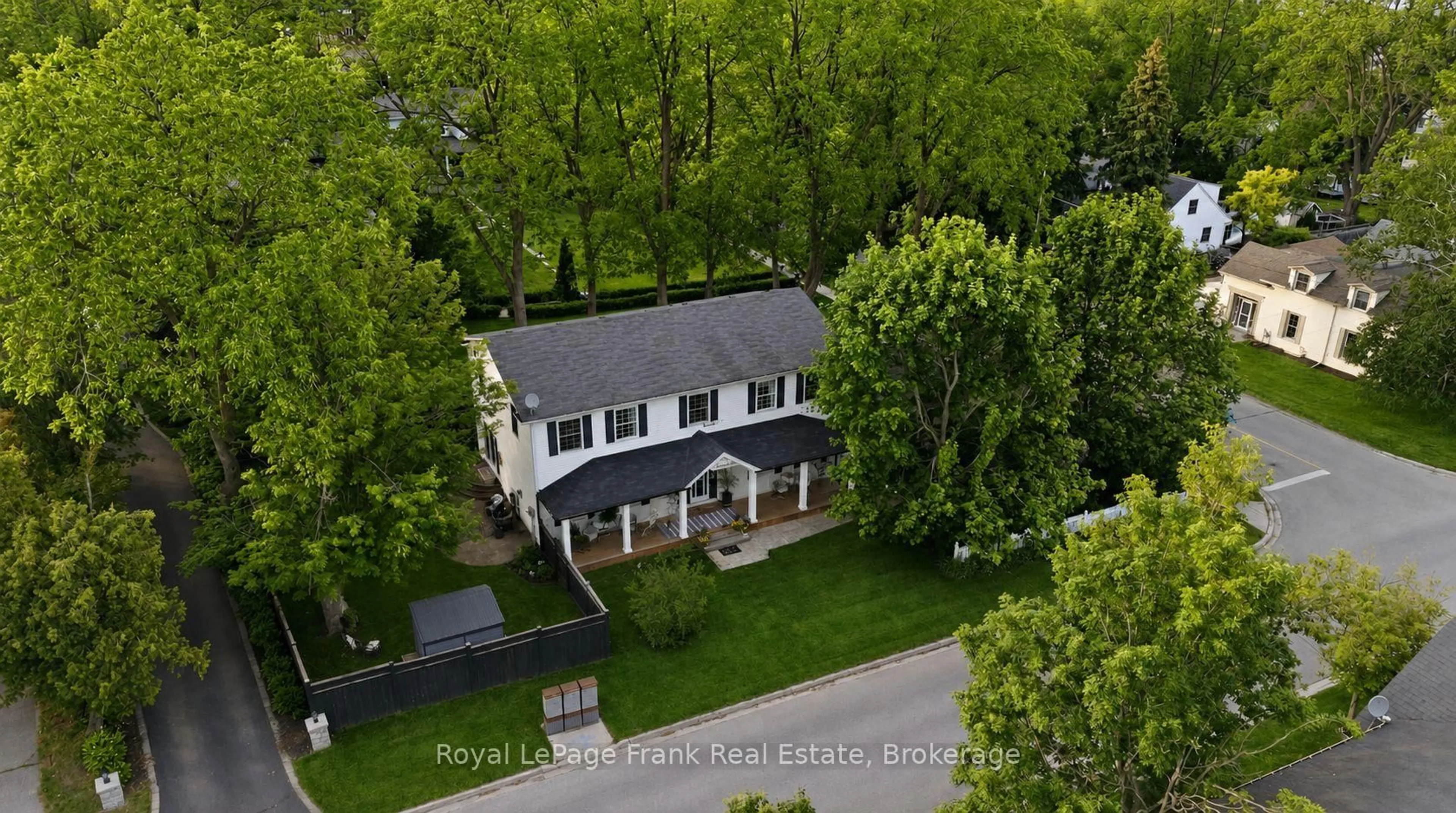 A pic from outside/outdoor area/front of a property/back of a property/a pic from drone, street for 246 Cochrane St, Scugog Ontario L9L 1M1